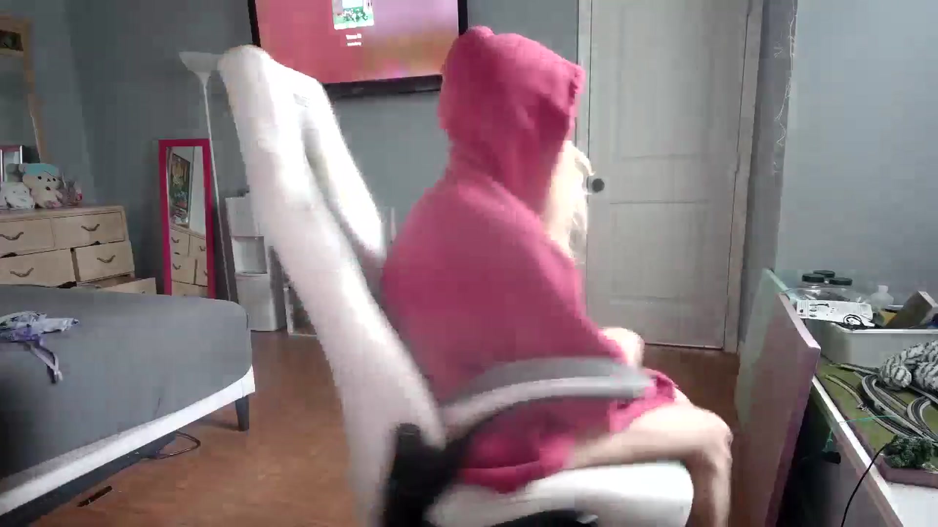 Gallery image thumbnail from DuckChan0's myfreecams stream on, 11/13/2024, 16:28 image 6 of 20