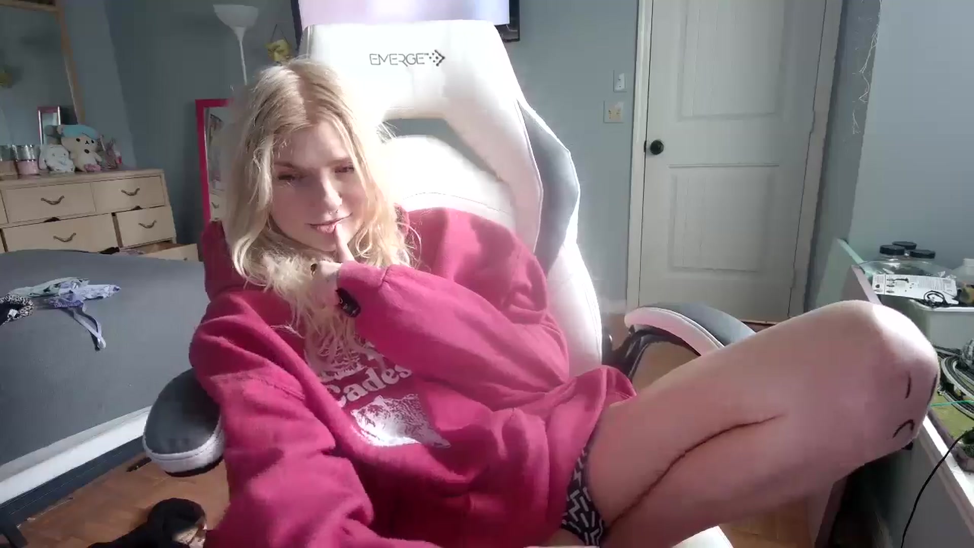 Gallery image thumbnail from DuckChan0's myfreecams stream on, 11/13/2024, 16:41 image 14 of 20