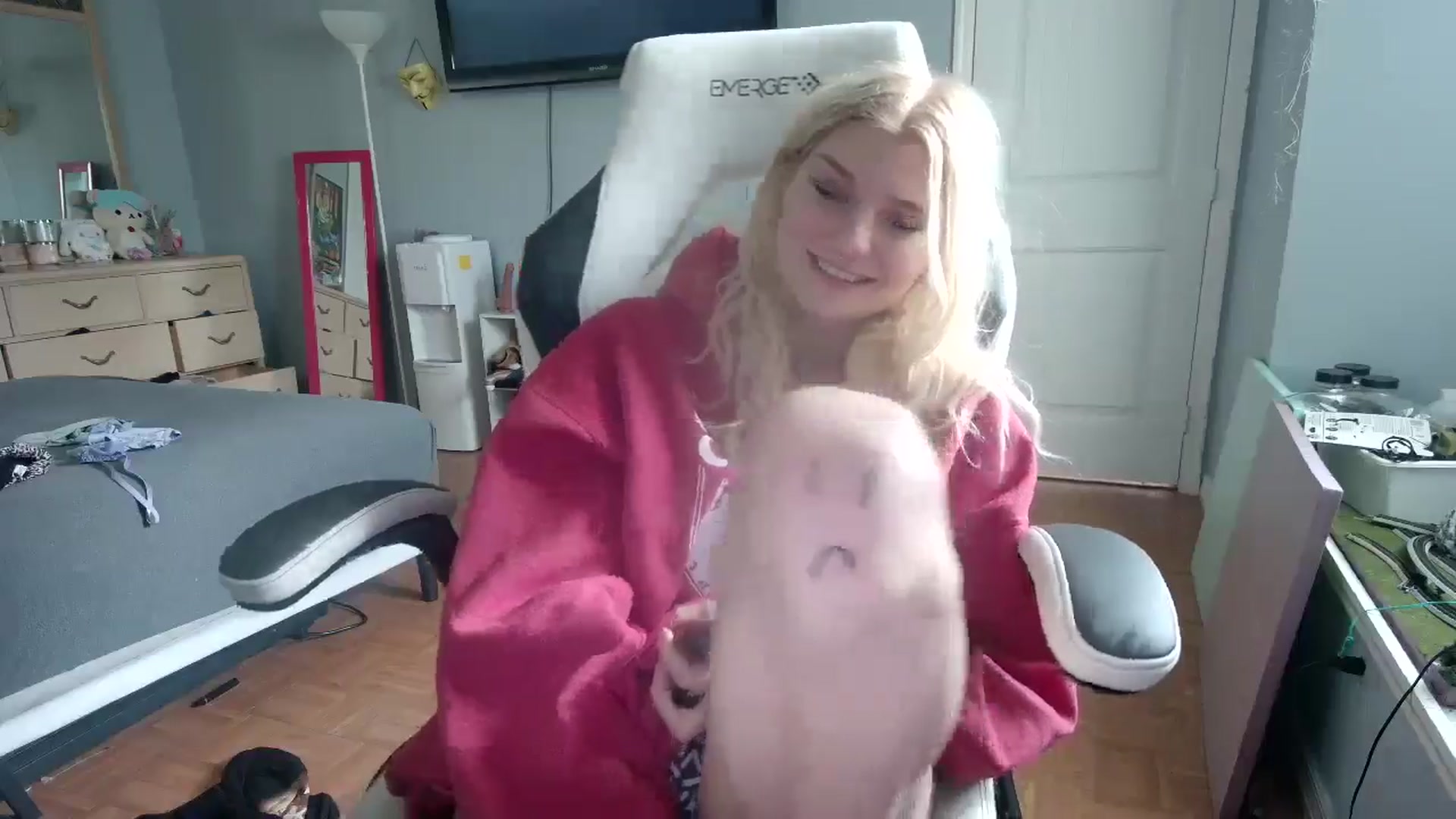 Gallery image thumbnail from DuckChan0's myfreecams stream on, 11/13/2024, 16:41 image 16 of 20