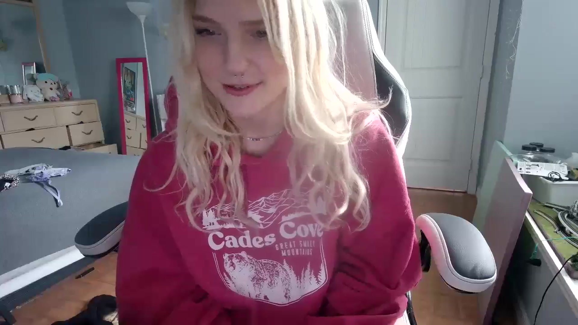 Gallery image thumbnail from DuckChan0's myfreecams stream on, 11/13/2024, 16:41 image 10 of 20