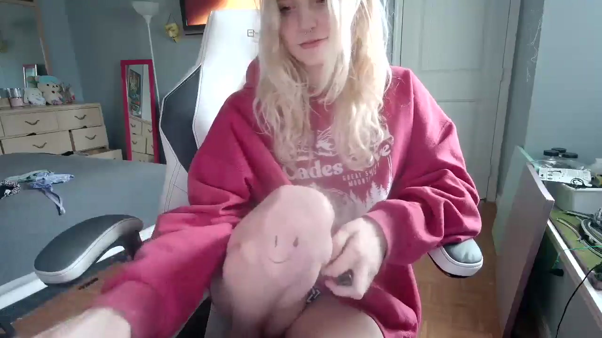 Gallery image thumbnail from DuckChan0's myfreecams stream on, 11/13/2024, 16:41 image 4 of 20