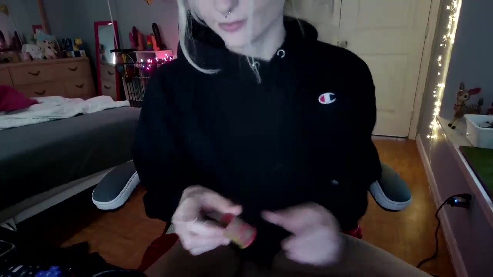 Gallery image thumbnail from DuckChan0's myfreecams stream on, 11/14/2024, 14:39 image 8 of 20