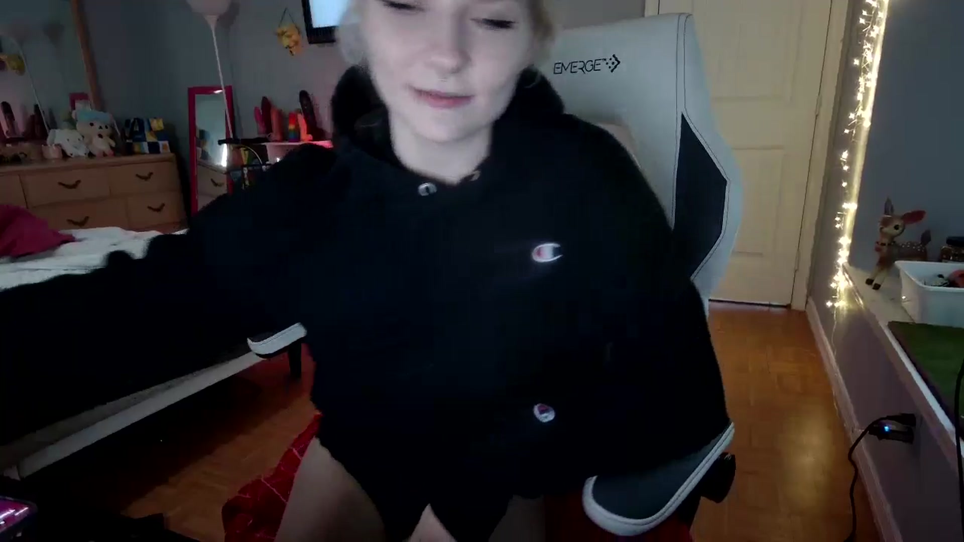 Gallery image thumbnail from DuckChan0's myfreecams stream on, 11/14/2024, 14:39 image 5 of 20