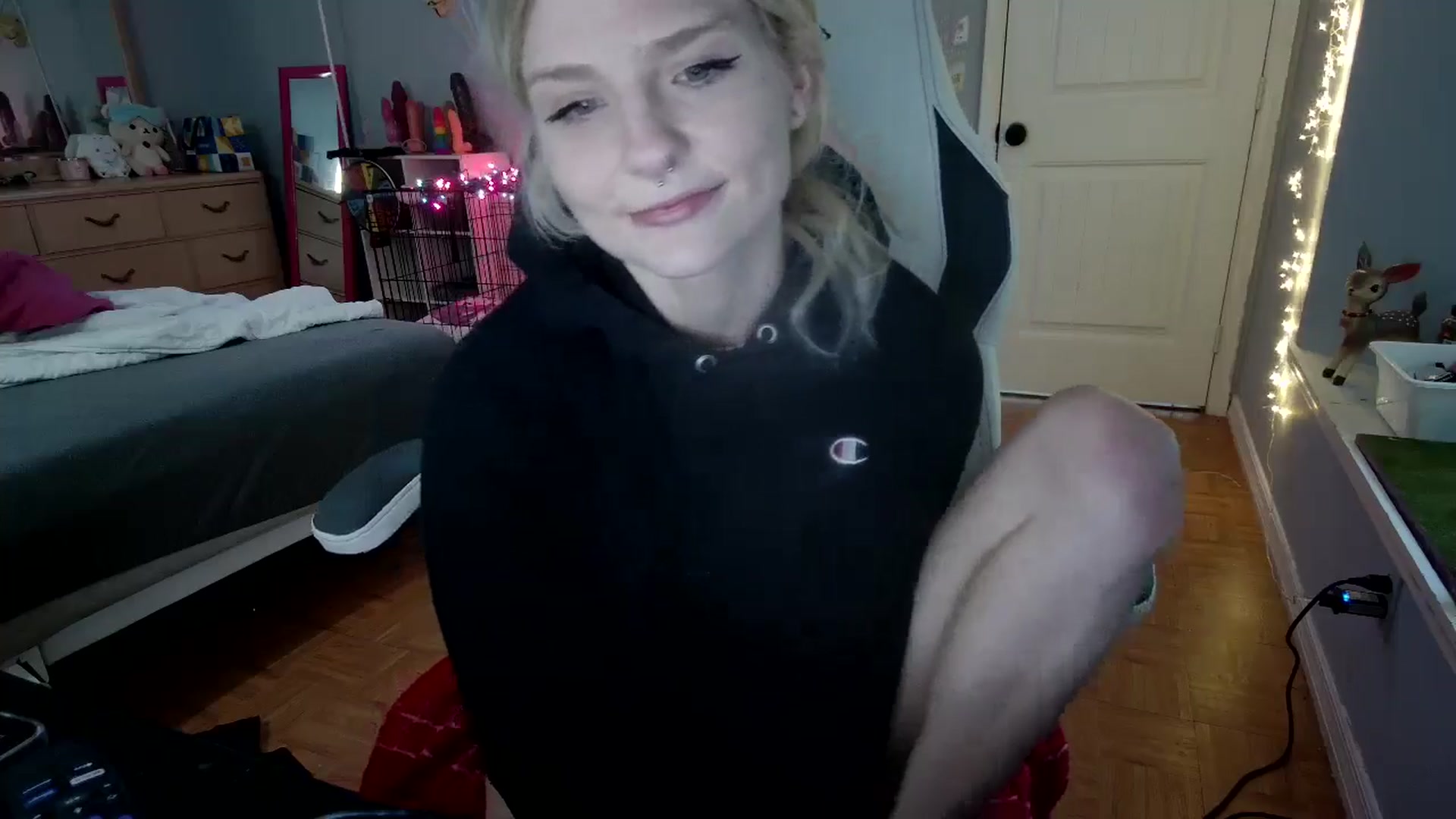 Gallery image thumbnail from DuckChan0's myfreecams stream on, 11/14/2024, 14:39 image 14 of 20