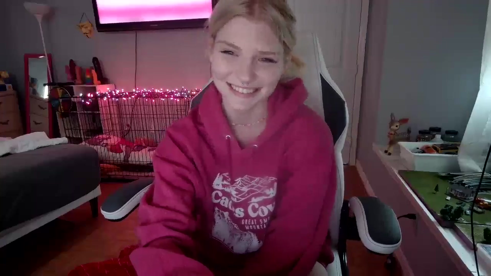 Gallery image thumbnail from DuckChan0's myfreecams stream on, 11/14/2024, 15:59 image 10 of 20