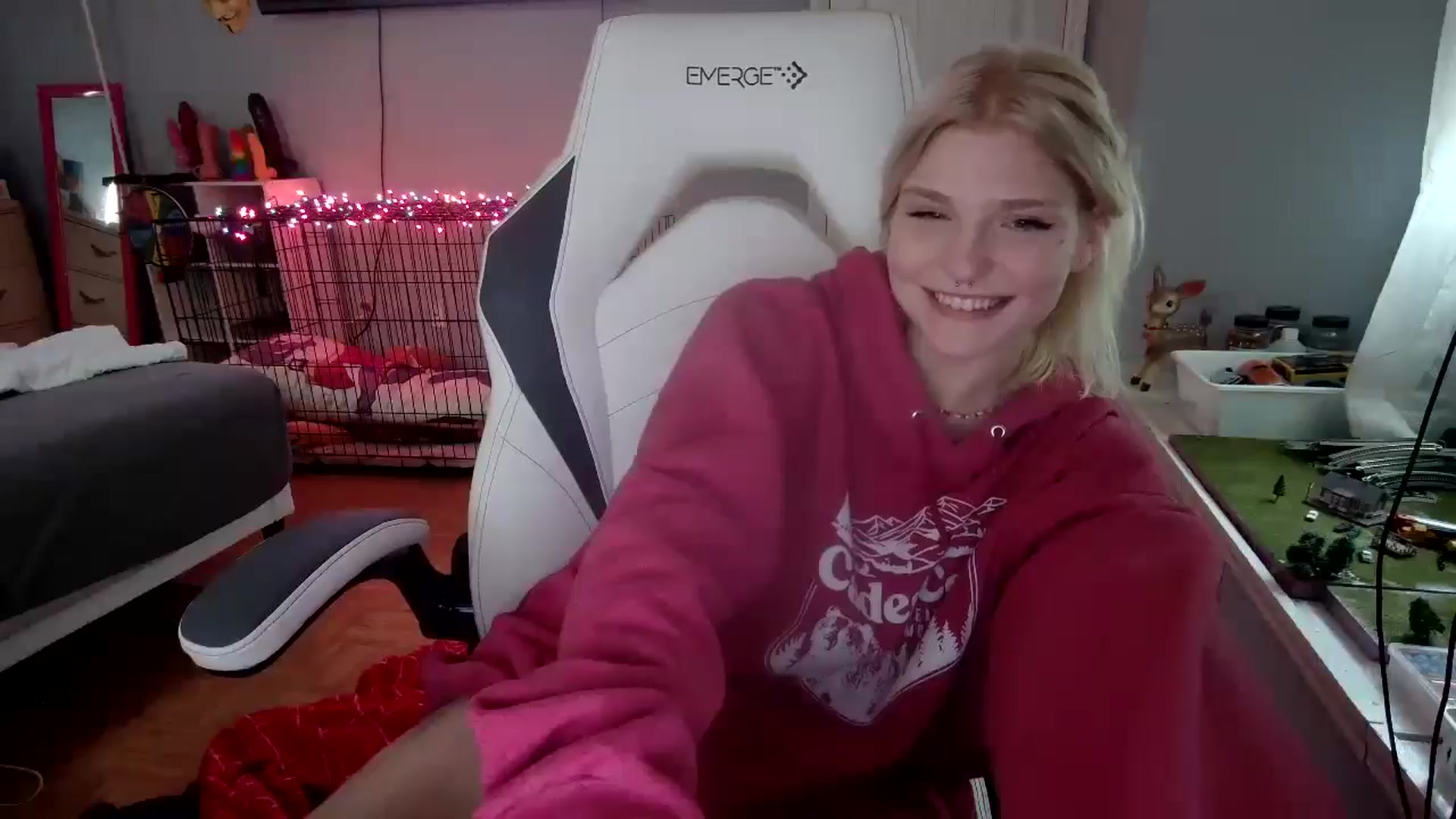 Gallery image thumbnail from DuckChan0's myfreecams stream on, 11/14/2024, 15:59 image 14 of 20