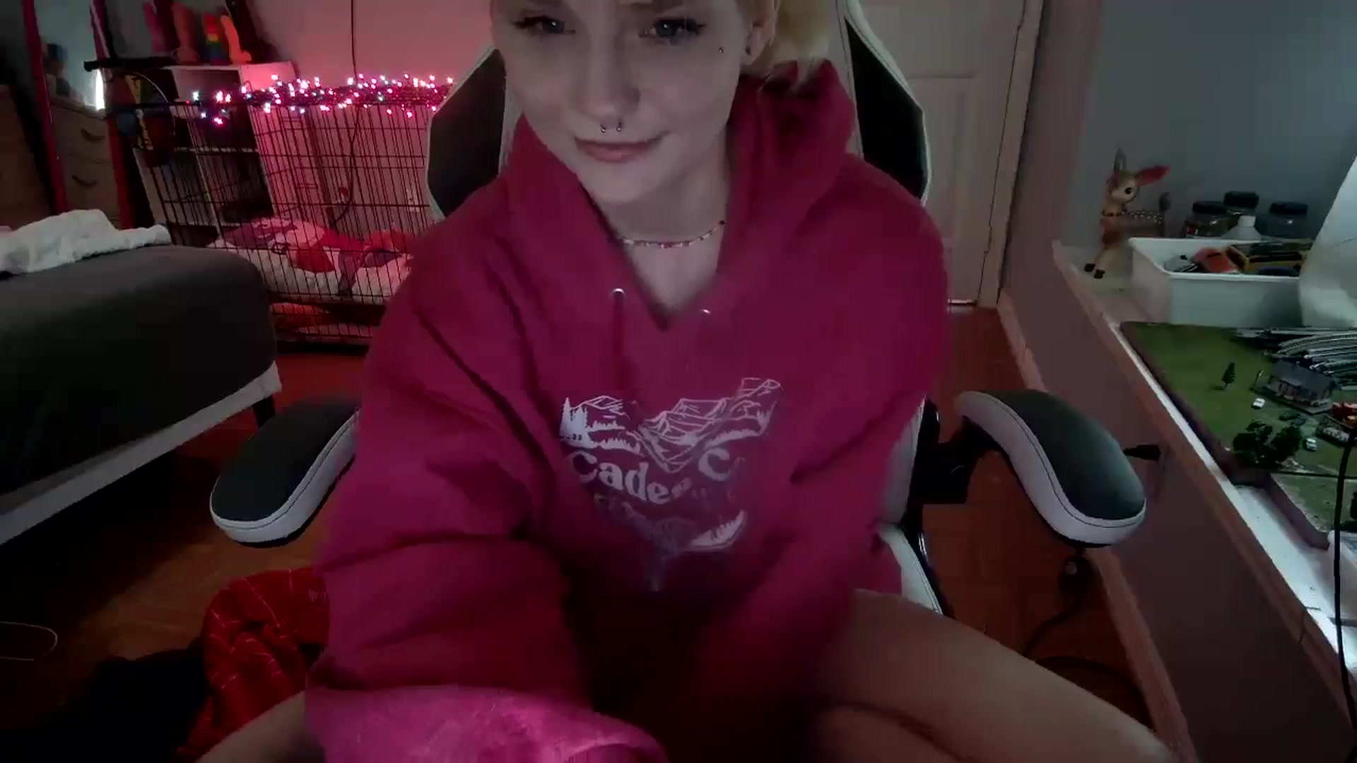 Gallery image thumbnail from DuckChan0's myfreecams stream on, 11/14/2024, 15:59 image 11 of 20
