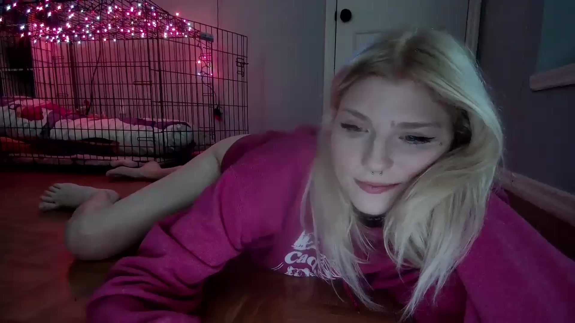 Gallery image thumbnail from DuckChan0's myfreecams stream on, 11/14/2024, 17:48 image 10 of 20