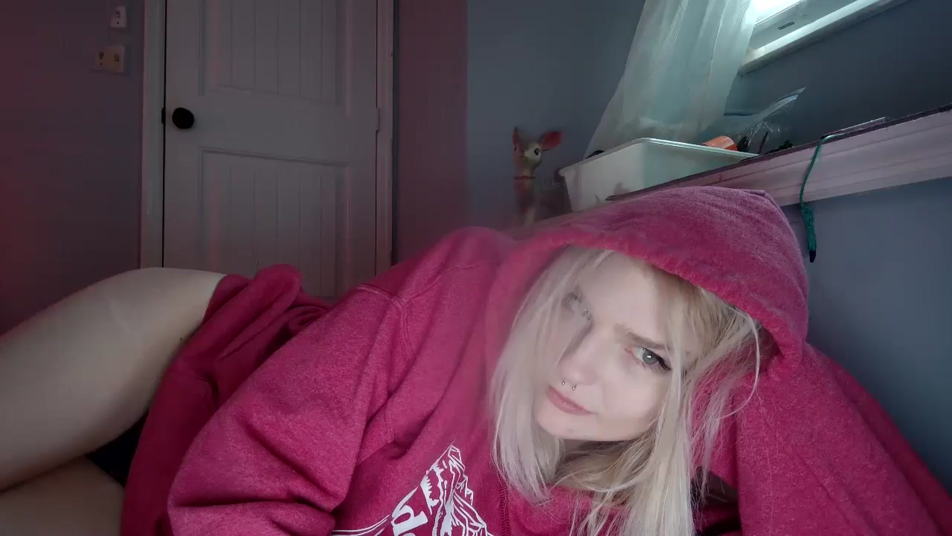 Gallery image thumbnail from DuckChan0's myfreecams stream on, 11/14/2024, 18:28 image 15 of 20