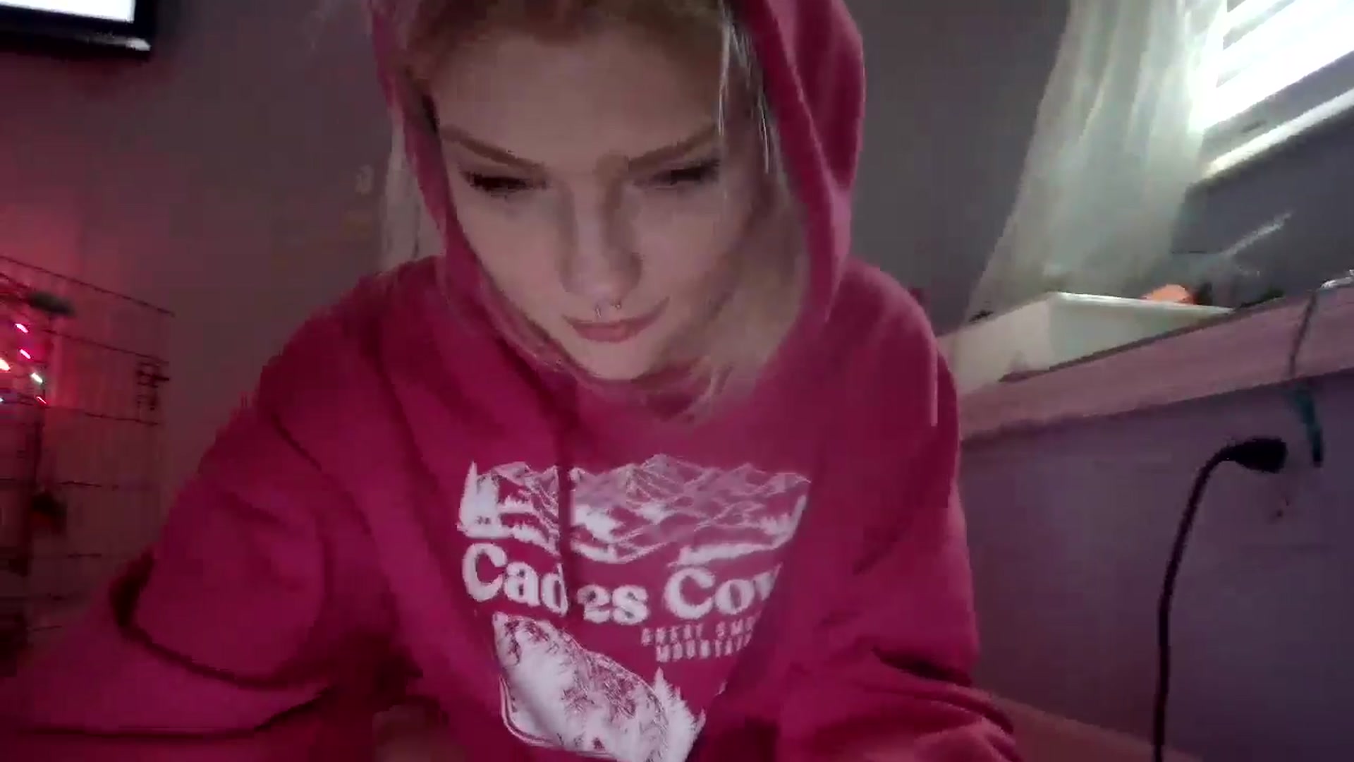 Gallery image thumbnail from DuckChan0's myfreecams stream on, 11/14/2024, 18:28 image 3 of 20