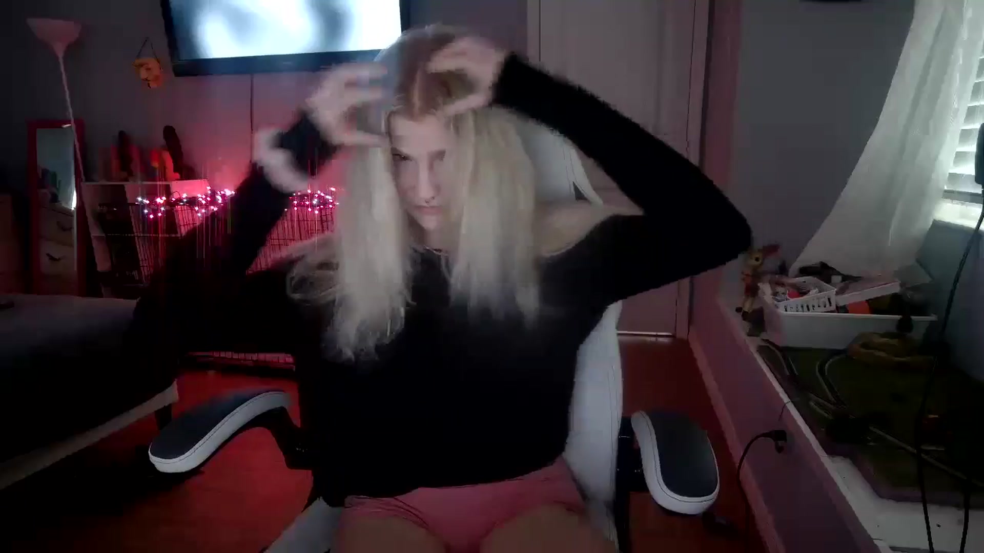 Gallery image thumbnail from DuckChan0's myfreecams stream on, 11/15/2024, 15:08 image 5 of 20
