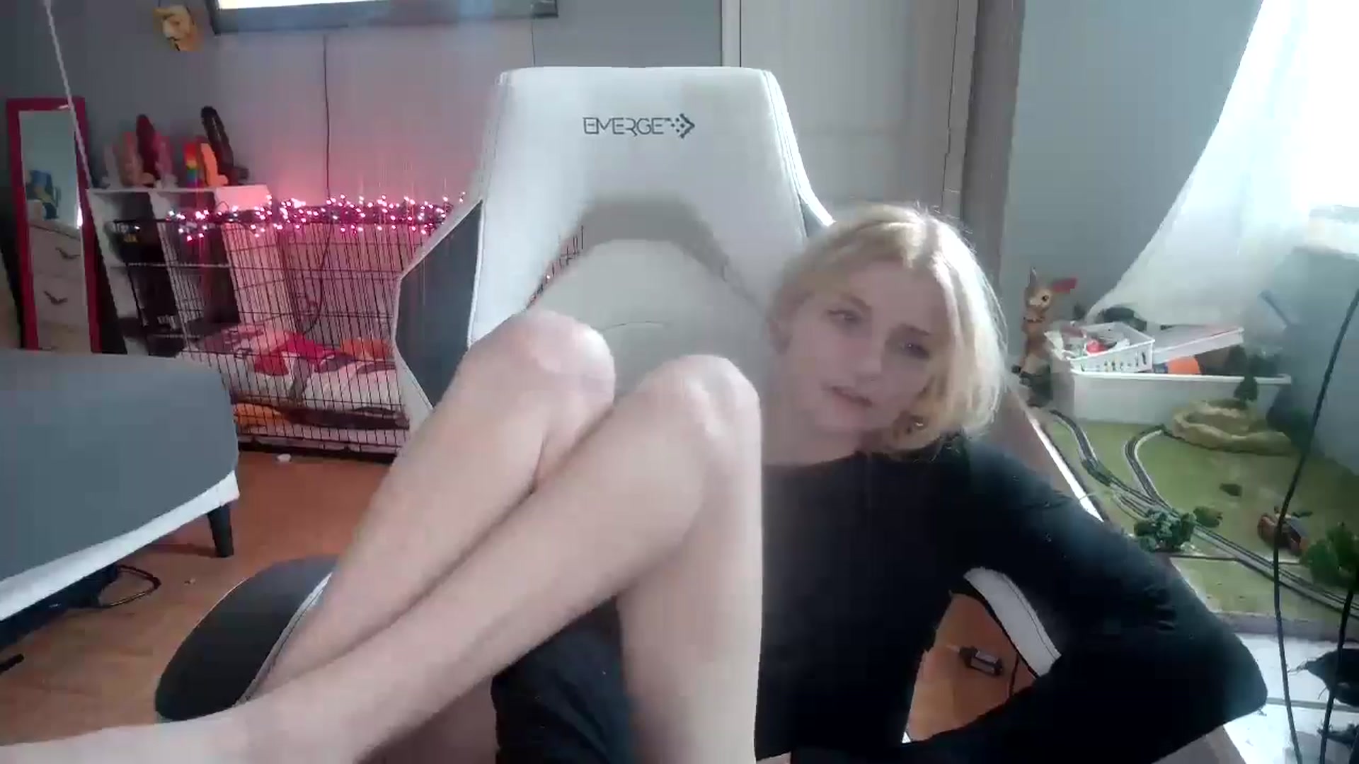 Gallery image thumbnail from DuckChan0's myfreecams stream on, 11/15/2024, 15:08 image 13 of 20