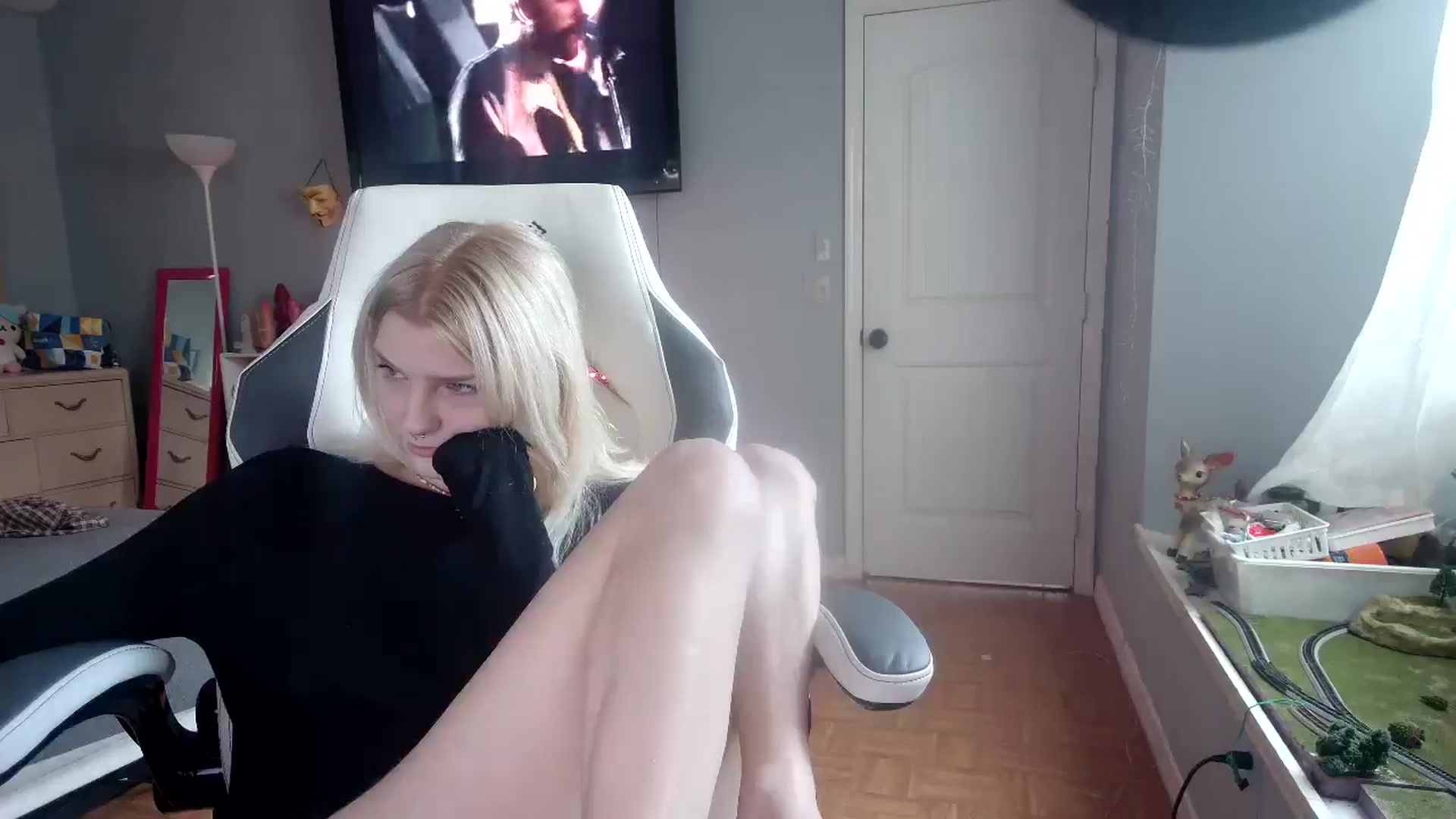 Gallery image thumbnail from DuckChan0's myfreecams stream on, 11/15/2024, 15:08 image 19 of 20