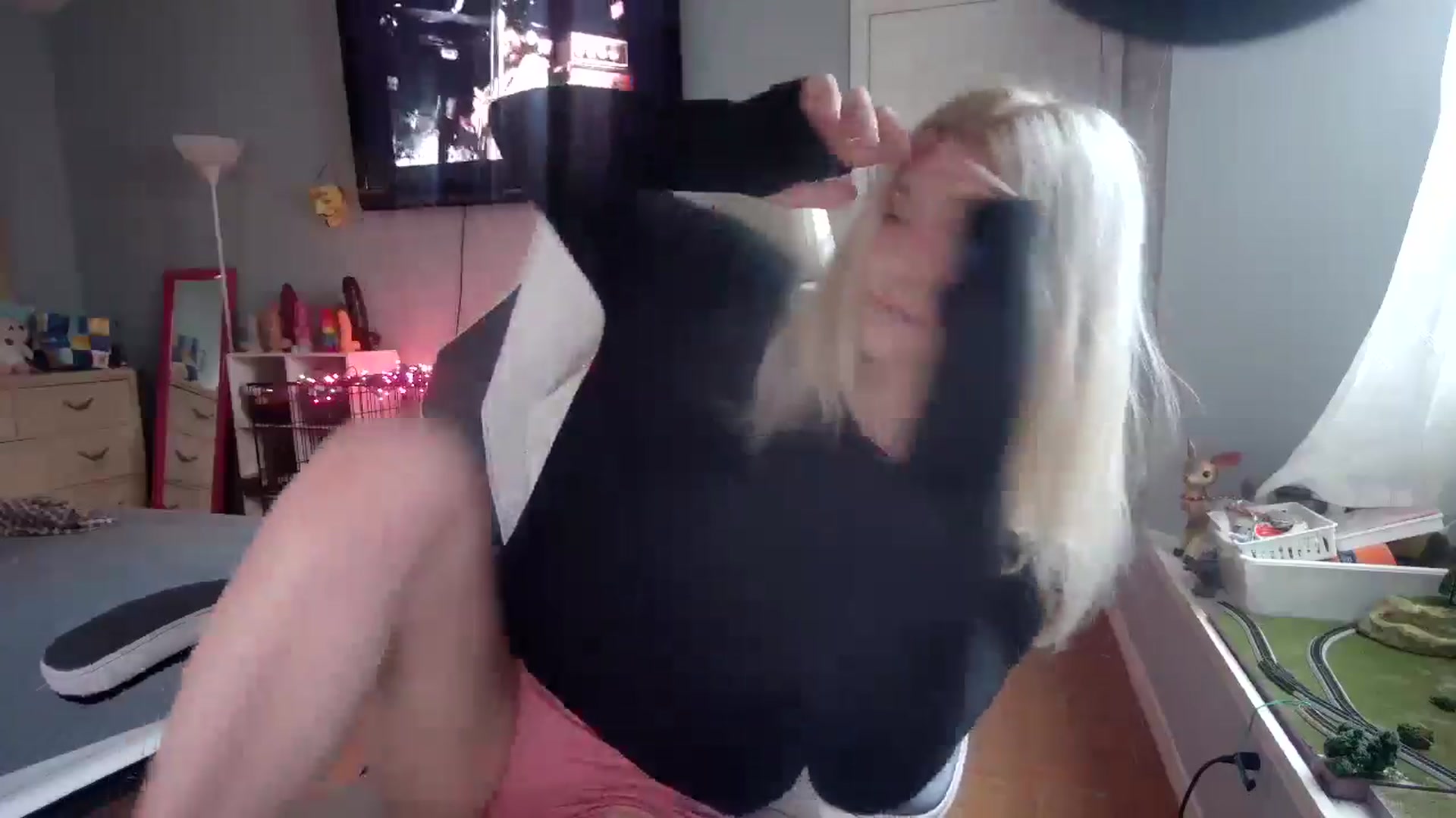Gallery image thumbnail from DuckChan0's myfreecams stream on, 11/15/2024, 15:08 image 20 of 20