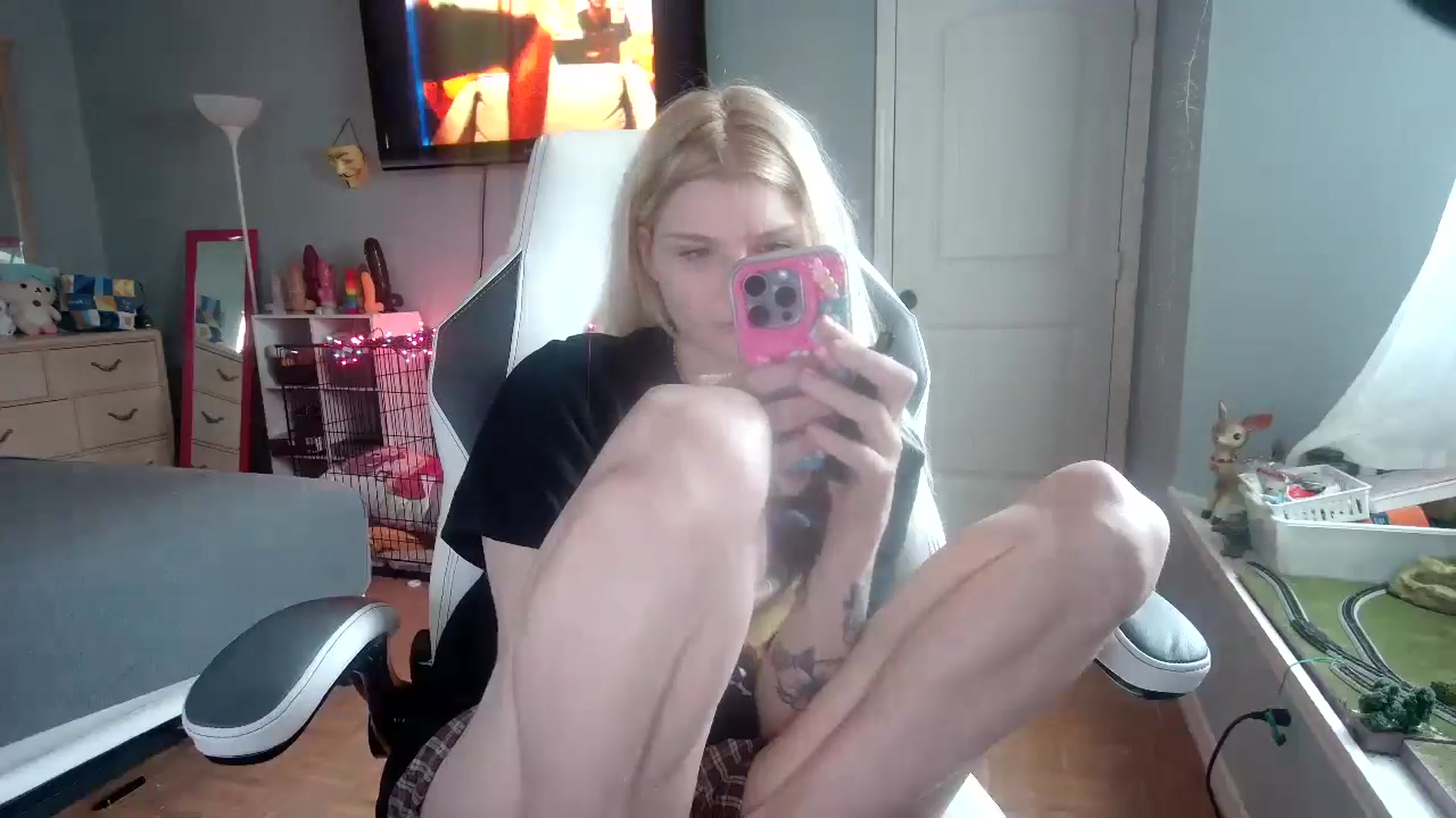 Gallery image thumbnail from DuckChan0's myfreecams stream on, 11/15/2024, 15:25 image 11 of 20