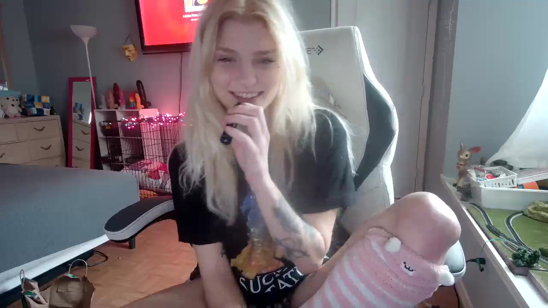 Gallery image thumbnail from DuckChan0's myfreecams stream on, 11/15/2024, 15:48 image 13 of 20