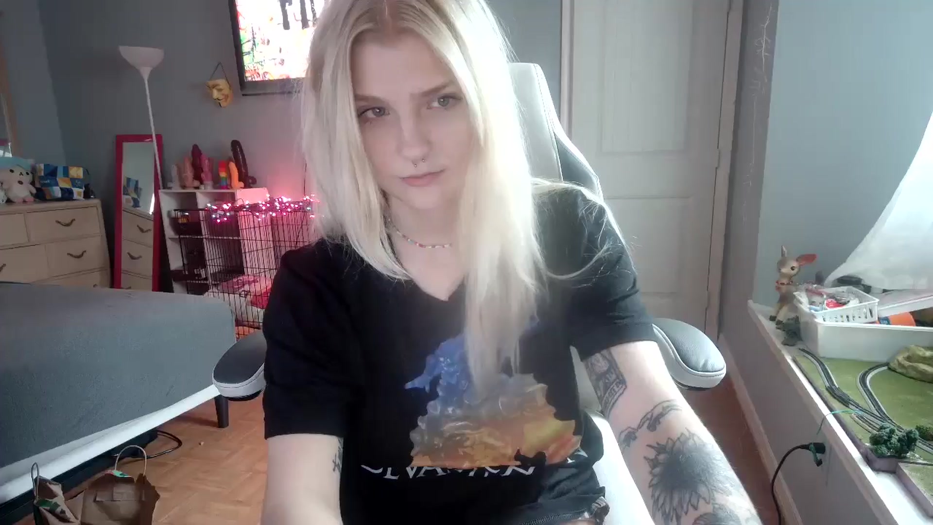 Gallery image thumbnail from DuckChan0's myfreecams stream on, 11/15/2024, 15:48 image 2 of 20