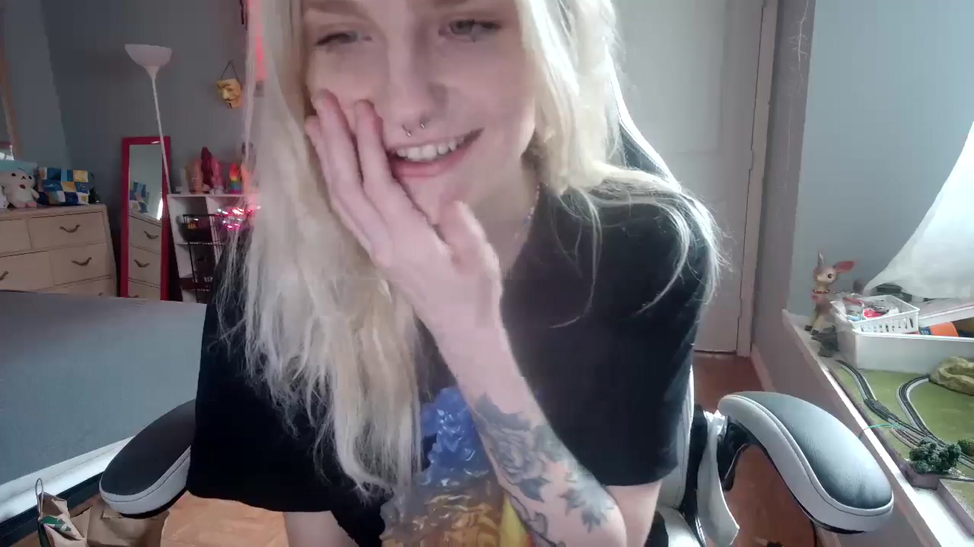 Gallery image thumbnail from DuckChan0's myfreecams stream on, 11/15/2024, 15:48 image 16 of 20