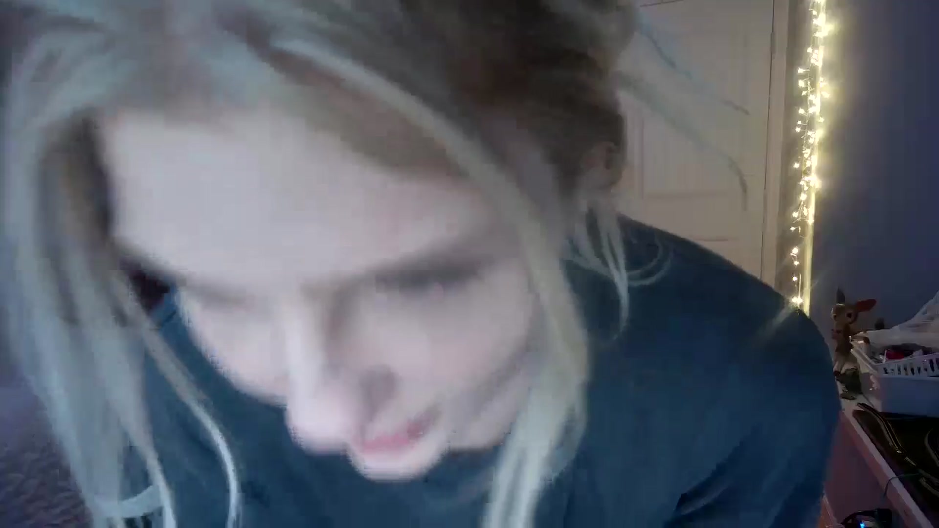 Gallery image thumbnail from DuckChan0's myfreecams stream on, 11/17/2024, 24:33 image 12 of 20