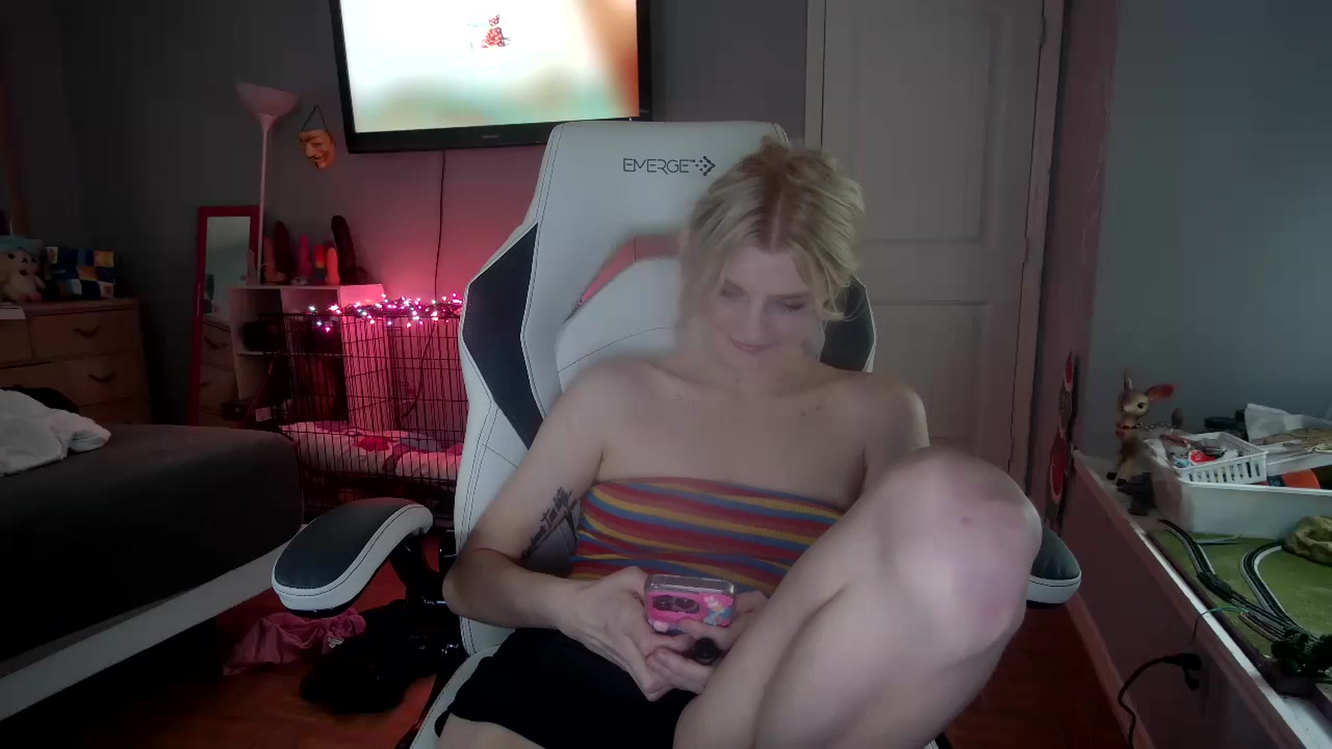 Gallery image thumbnail from DuckChan0's myfreecams stream on, 11/18/2024, 15:38 image 3 of 20