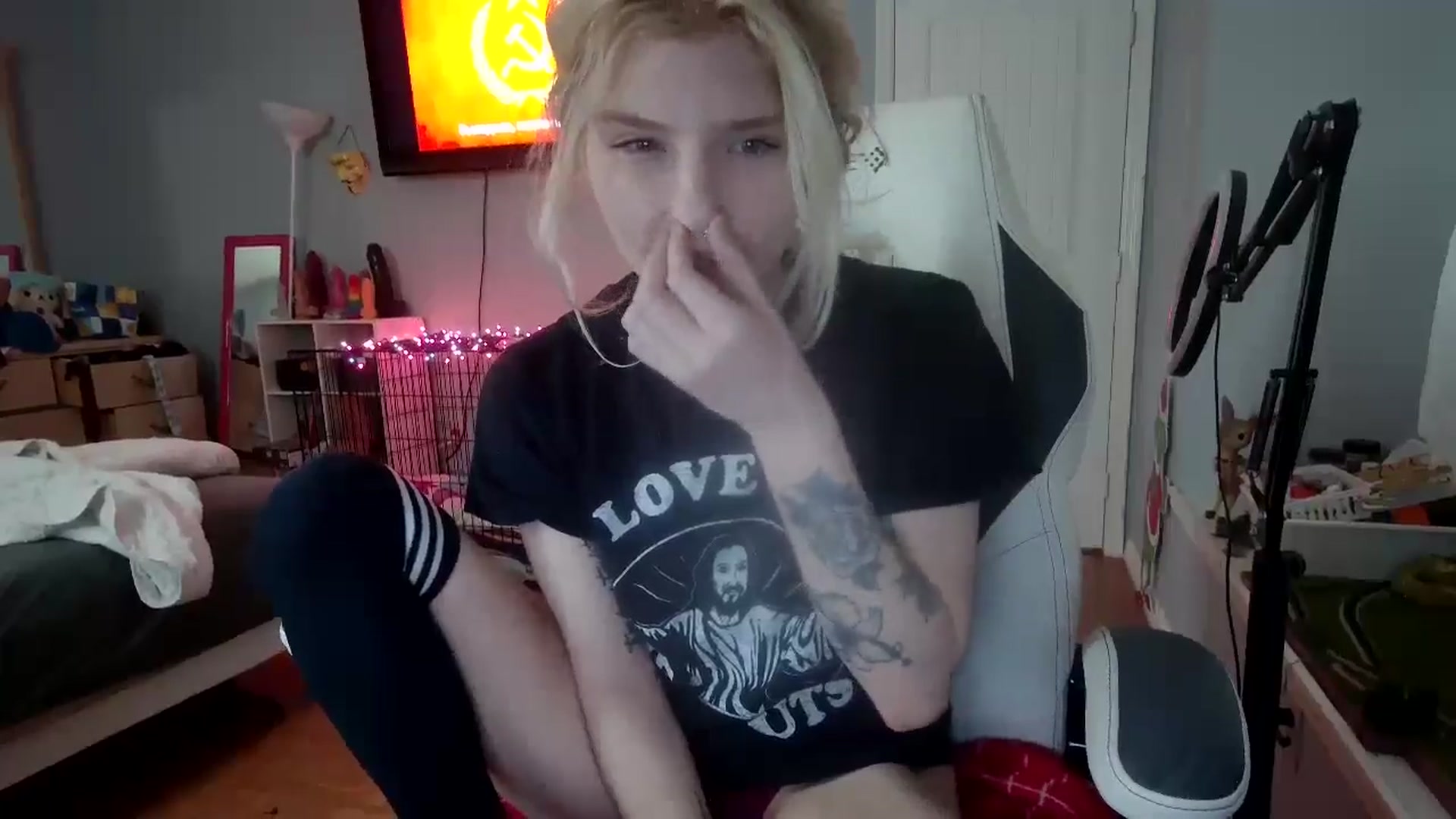 Gallery image thumbnail from DuckChan0's myfreecams stream on, 11/19/2024, 15:21 image 8 of 20