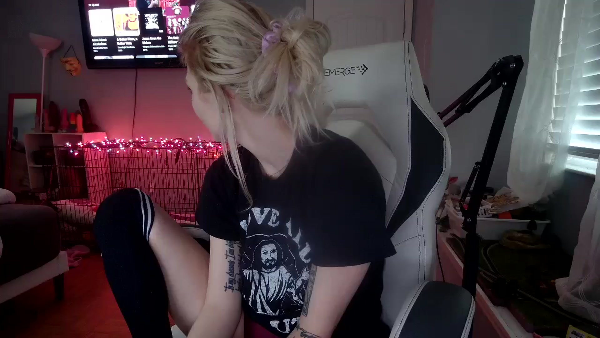 Gallery image thumbnail from DuckChan0's myfreecams stream on, 11/19/2024, 15:21 image 20 of 20