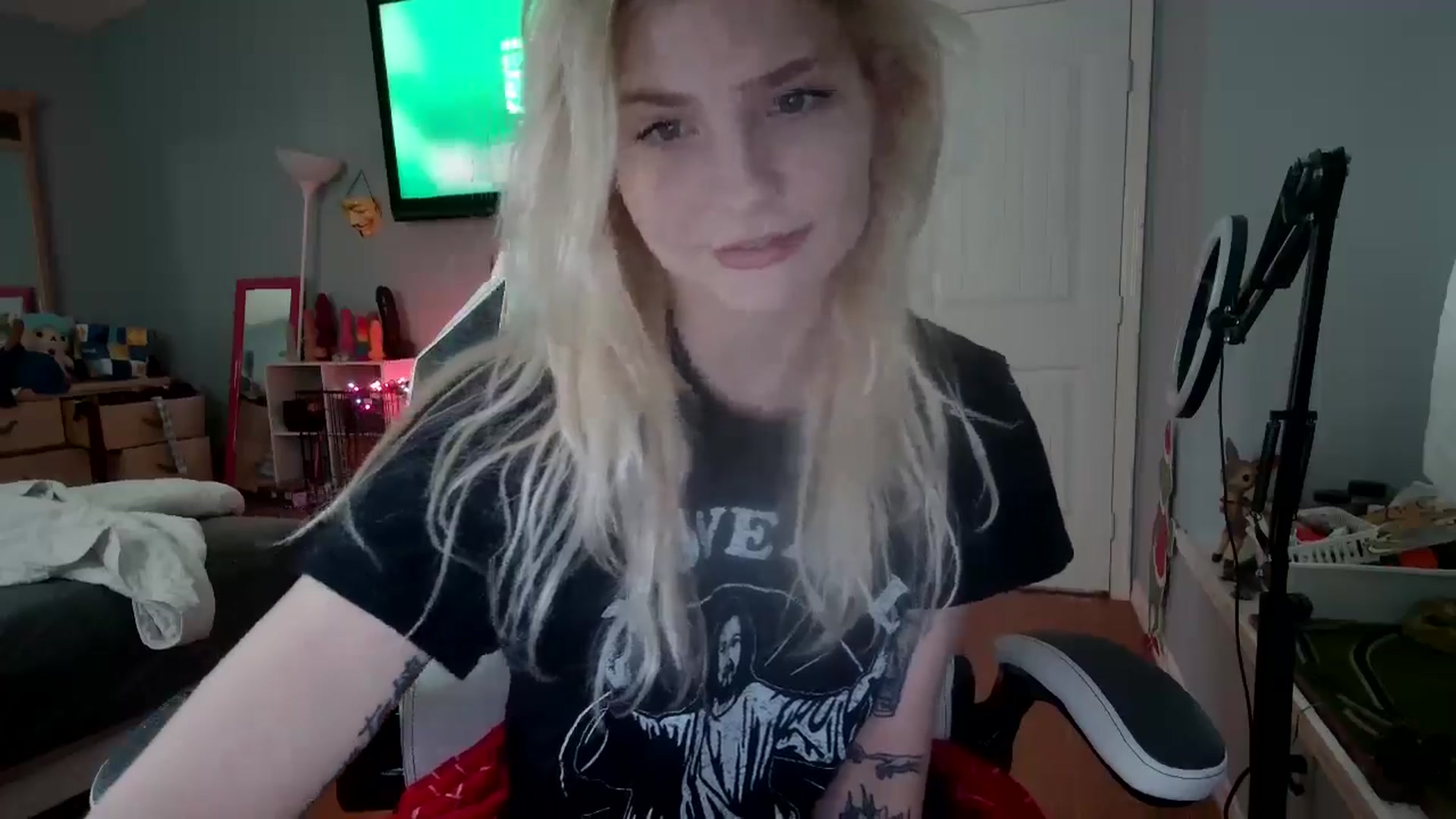 Gallery image thumbnail from DuckChan0's myfreecams stream on, 11/19/2024, 15:21 image 5 of 20