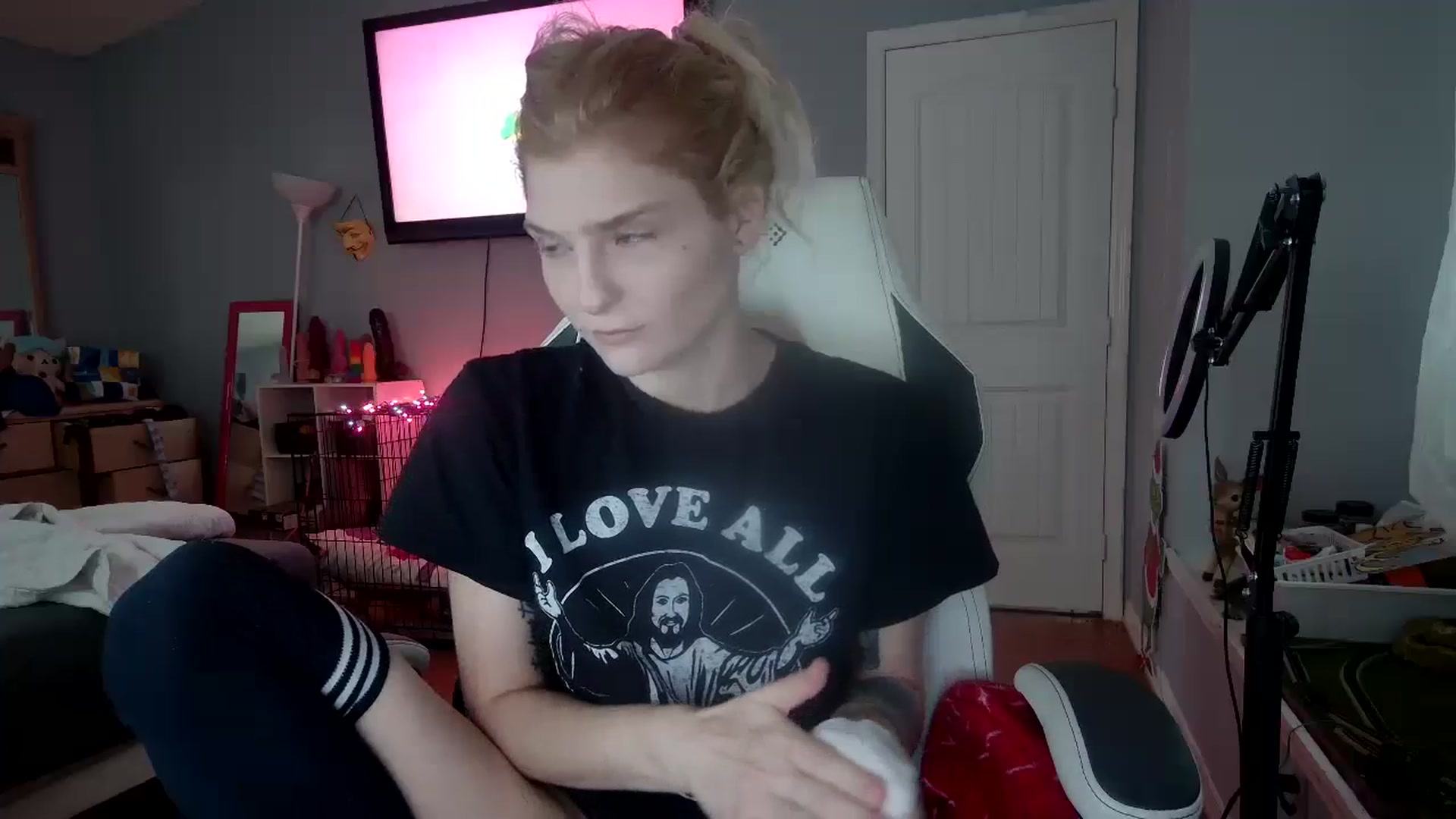Gallery image thumbnail from DuckChan0's myfreecams stream on, 11/19/2024, 15:21 image 3 of 20