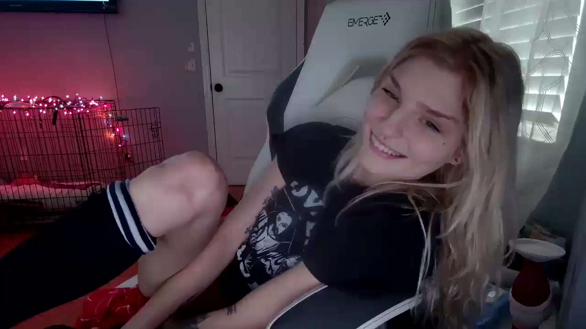 Gallery image thumbnail from DuckChan0's myfreecams stream on, 11/19/2024, 16:02 image 6 of 20
