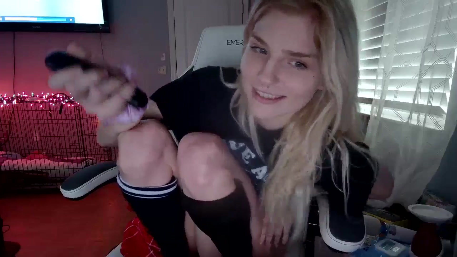 Gallery image thumbnail from DuckChan0's myfreecams stream on, 11/19/2024, 16:02 image 2 of 20