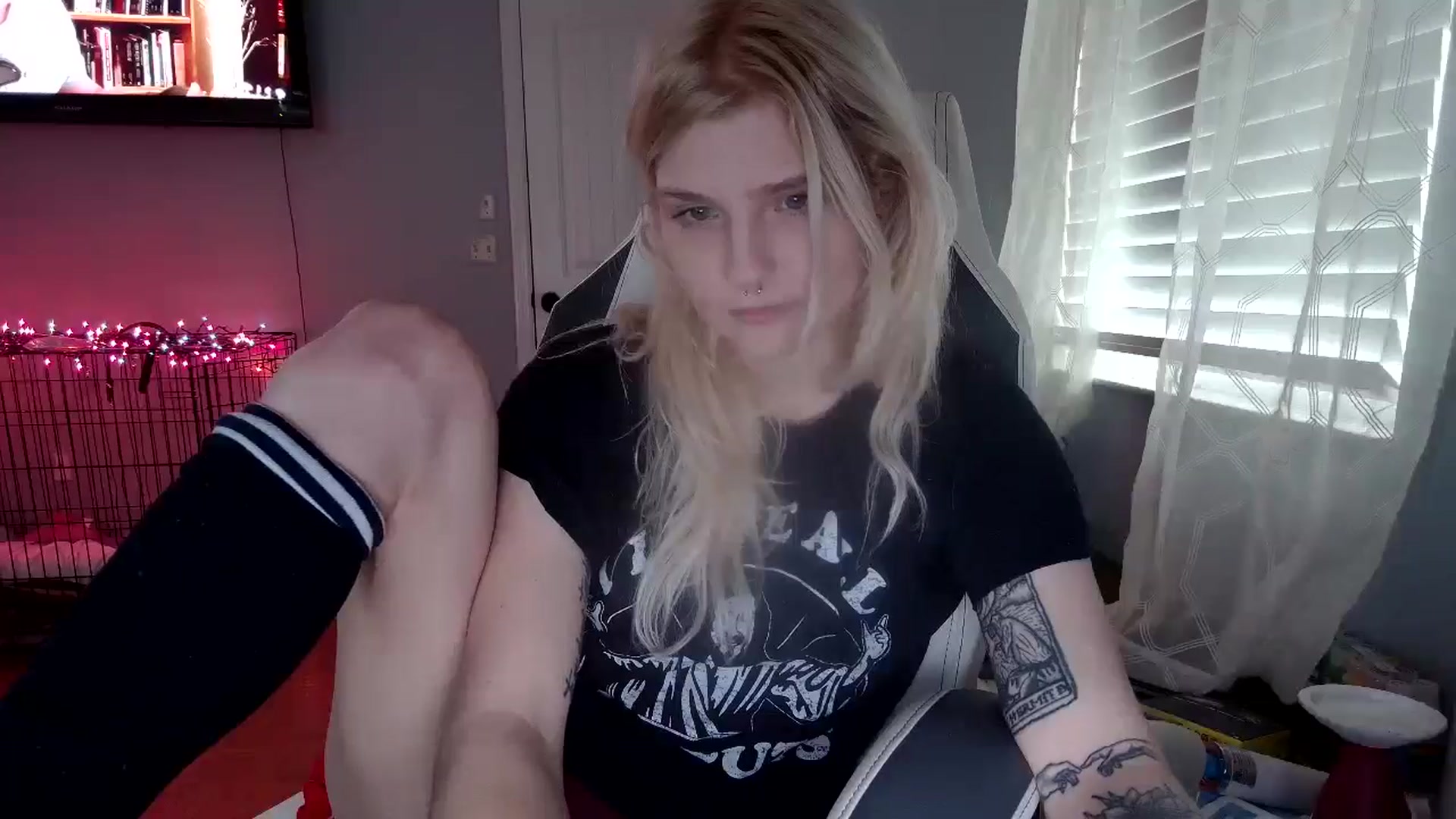 Gallery image thumbnail from DuckChan0's myfreecams stream on, 11/19/2024, 16:02 image 20 of 20