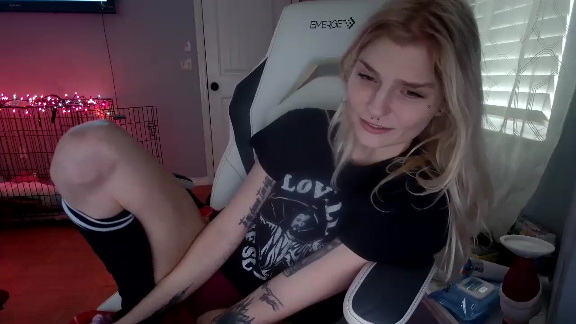 Gallery image thumbnail from DuckChan0's myfreecams stream on, 11/19/2024, 16:02 image 3 of 20