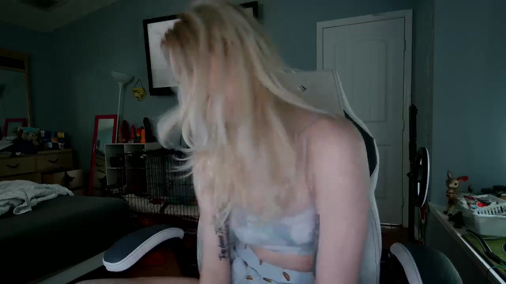 Gallery image thumbnail from DuckChan0's myfreecams stream on, 11/20/2024, 14:03 image 10 of 20