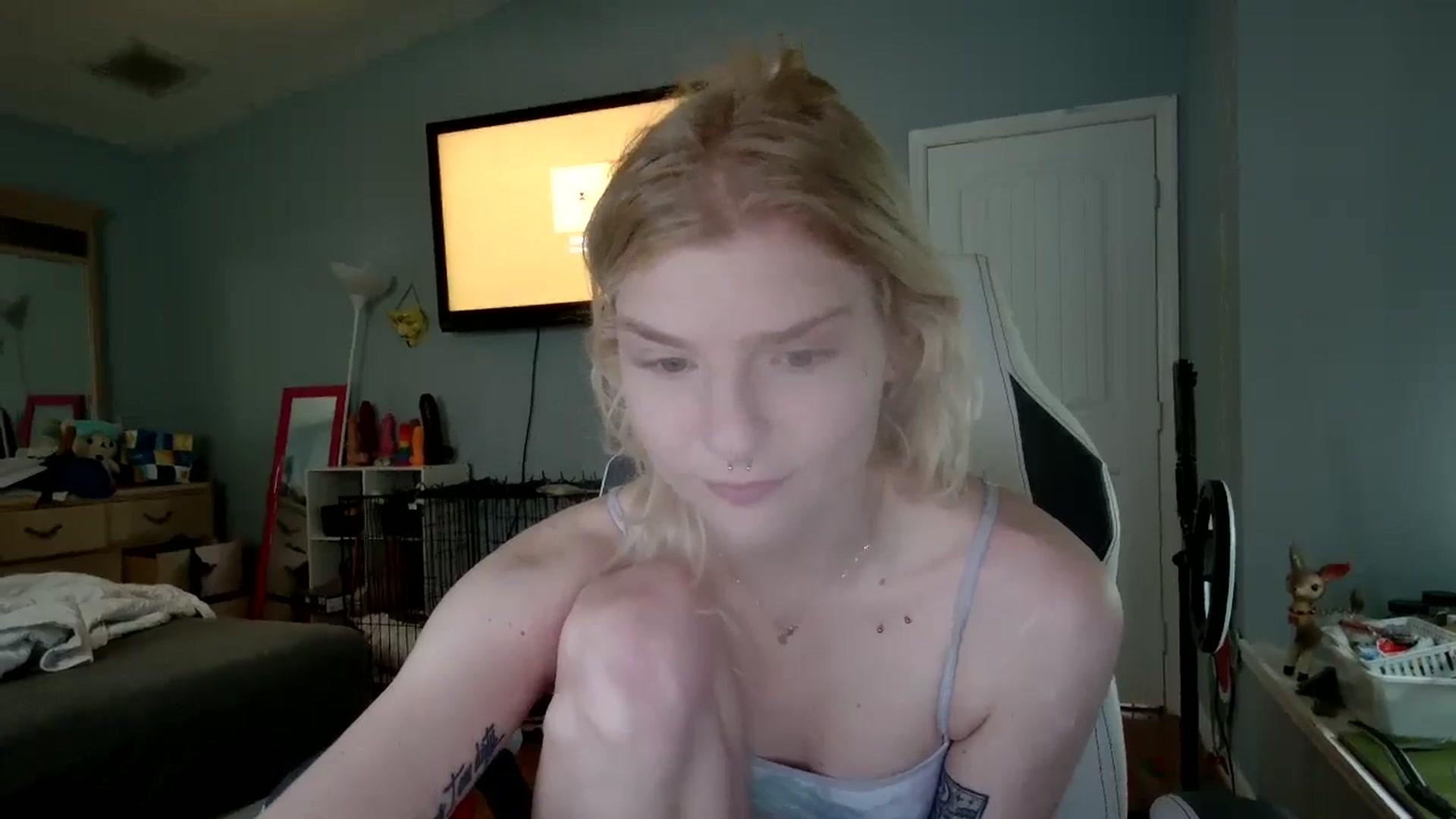 Gallery image thumbnail from DuckChan0's myfreecams stream on, 11/20/2024, 14:03 image 5 of 20