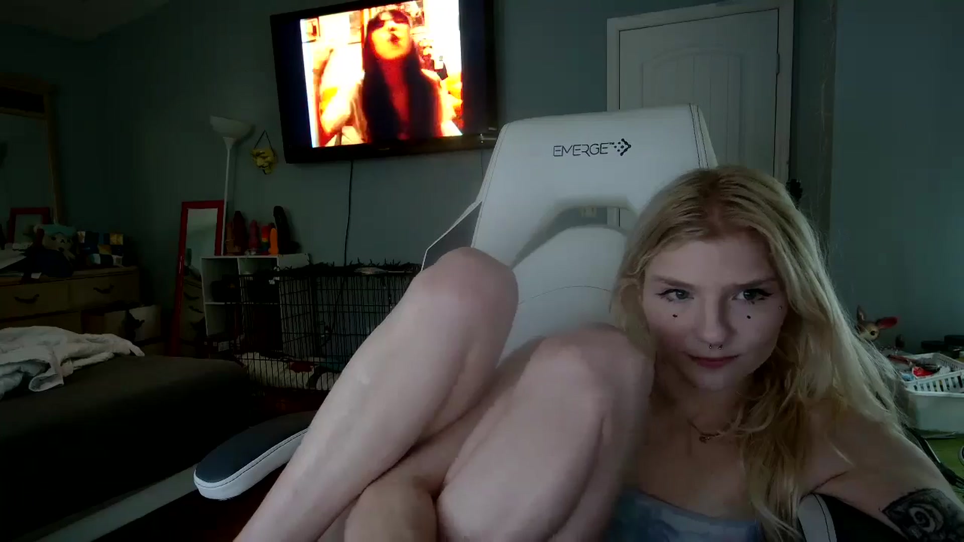 Gallery image thumbnail from DuckChan0's myfreecams stream on, 11/20/2024, 14:03 image 16 of 20
