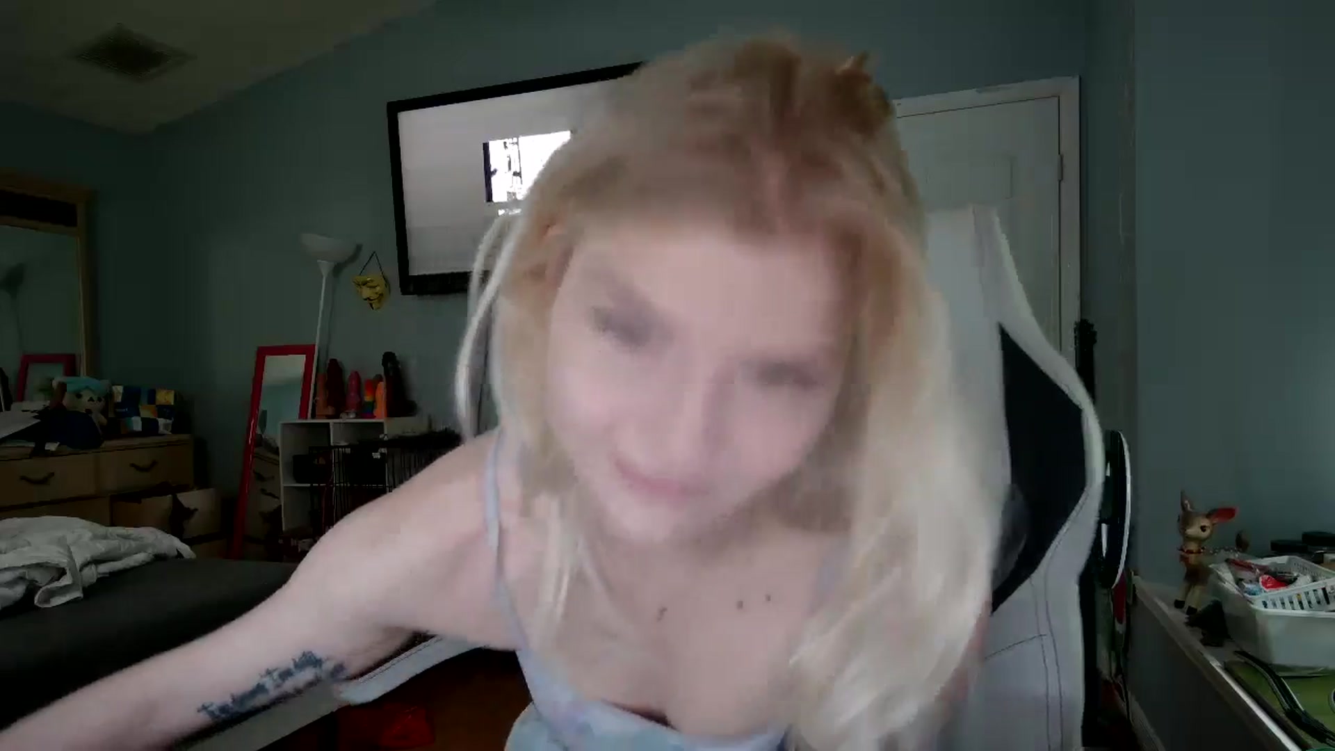 Gallery image thumbnail from DuckChan0's myfreecams stream on, 11/20/2024, 14:03 image 7 of 20