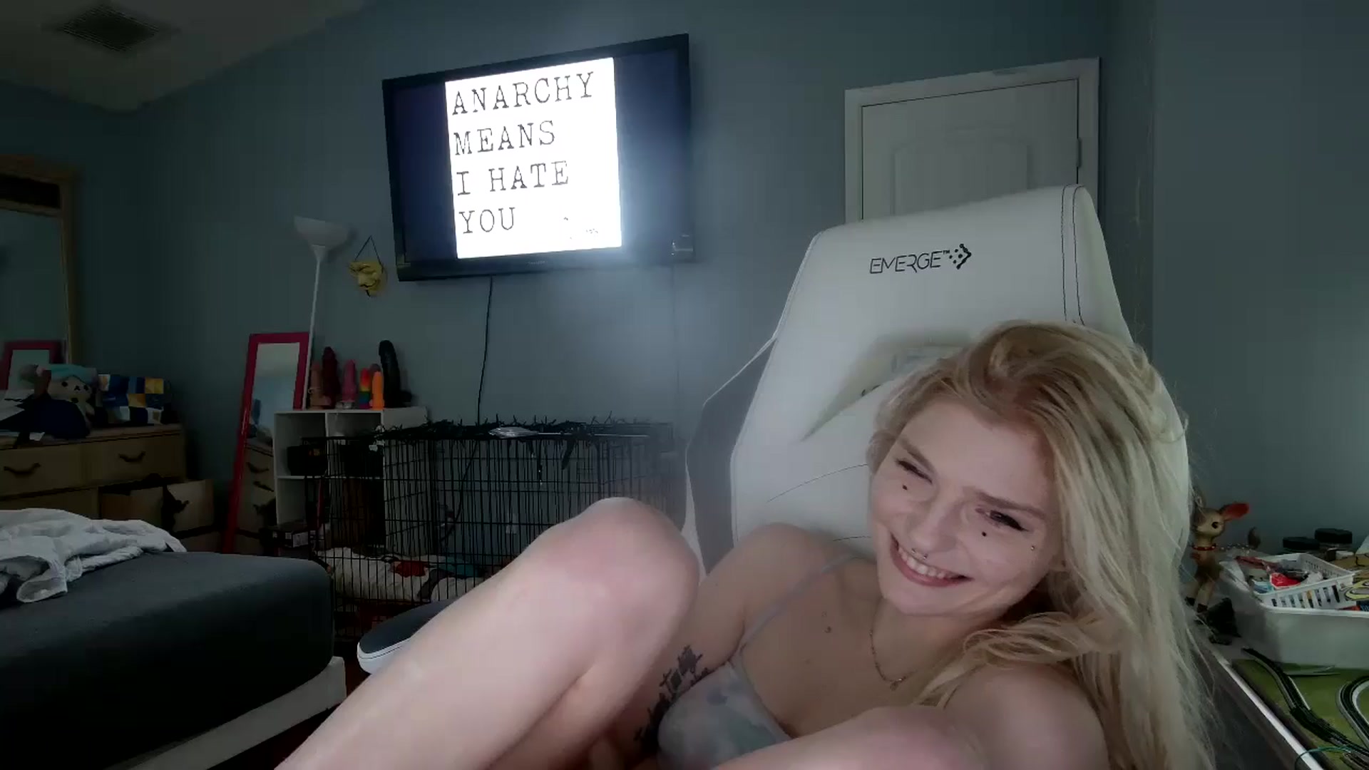 Gallery image thumbnail from DuckChan0's myfreecams stream on, 11/20/2024, 14:34 image 13 of 20