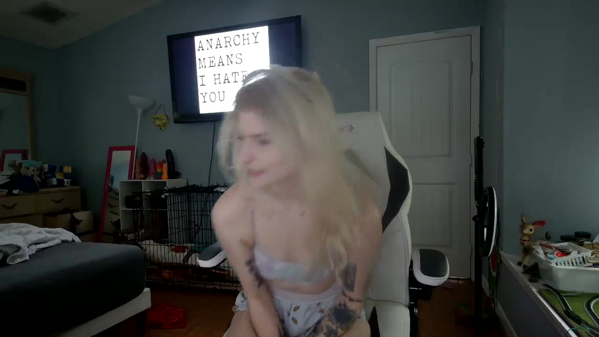 Gallery image thumbnail from DuckChan0's myfreecams stream on, 11/20/2024, 14:34 image 14 of 20