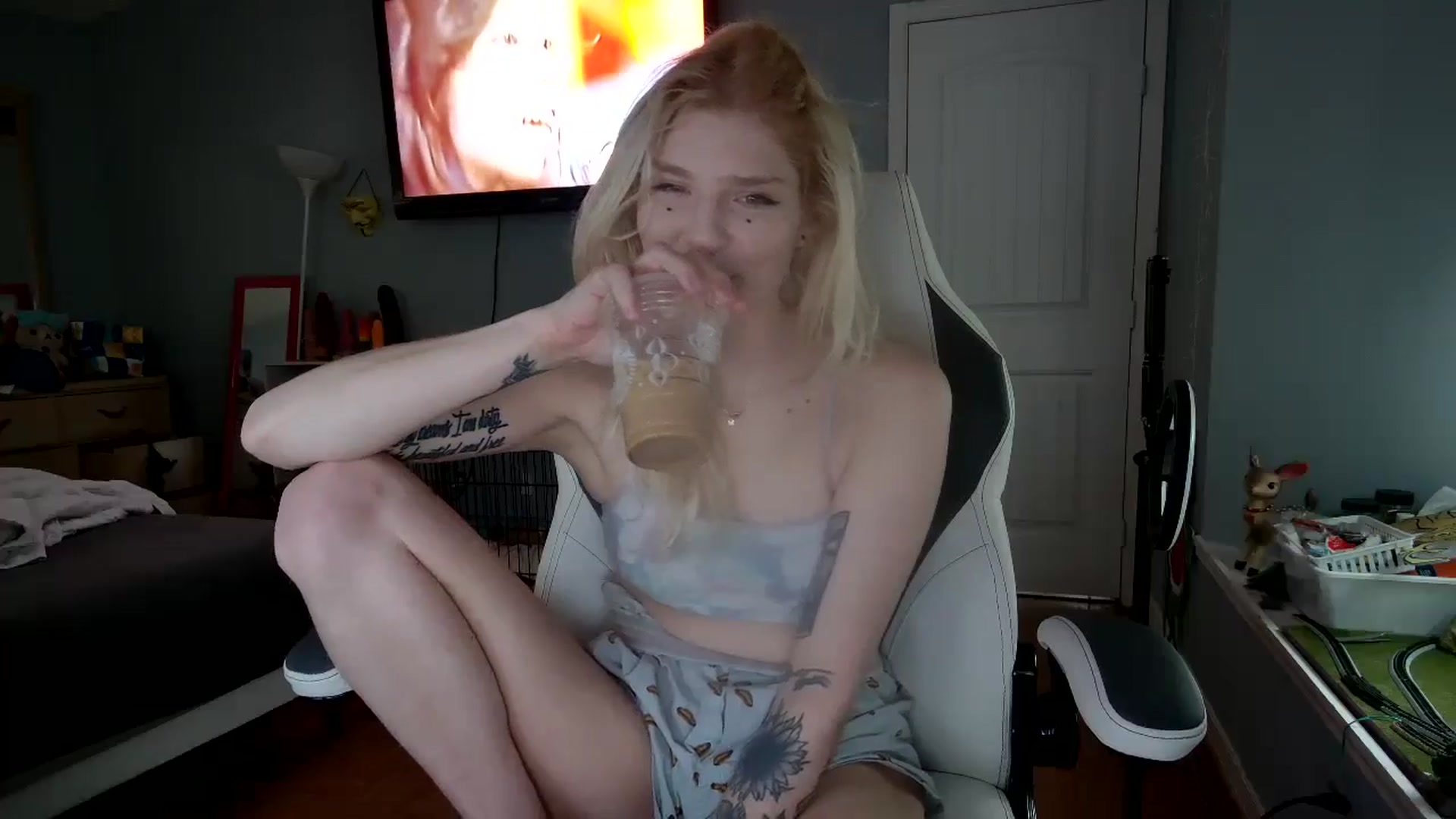 Gallery image thumbnail from DuckChan0's myfreecams stream on, 11/20/2024, 14:34 image 4 of 20