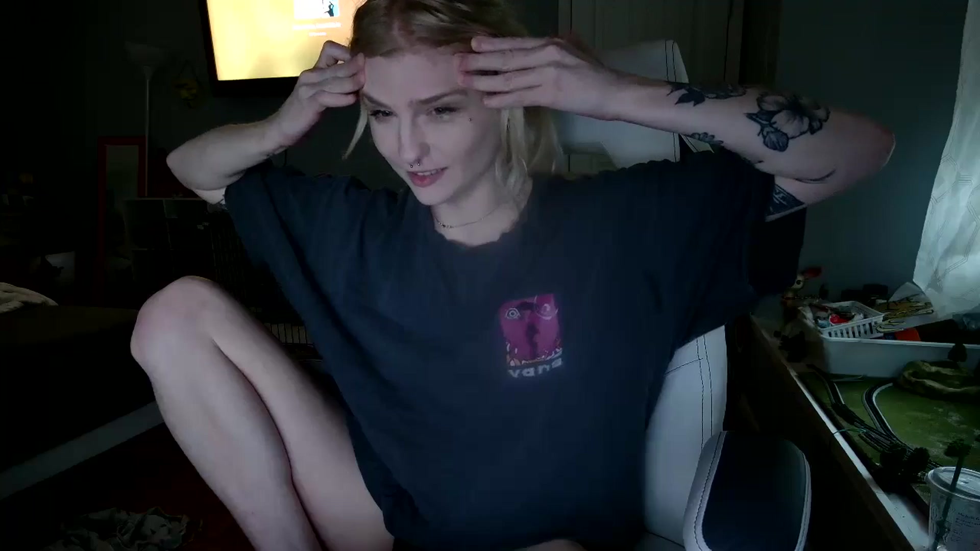 Gallery image thumbnail from DuckChan0's myfreecams stream on, 11/20/2024, 17:57 image 14 of 20