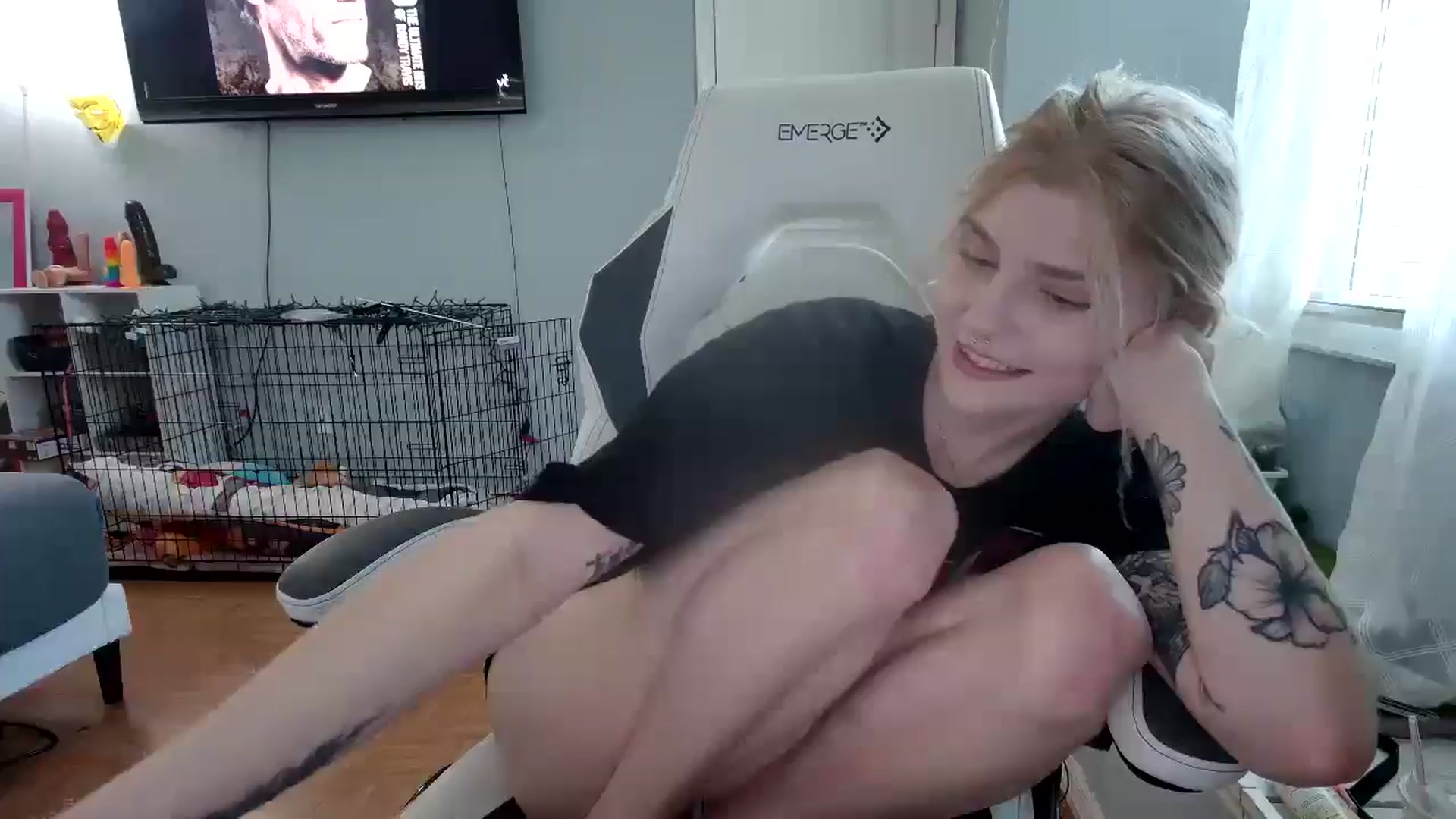 Gallery image thumbnail from DuckChan0's myfreecams stream on, 11/21/2024, 16:21 image 6 of 20