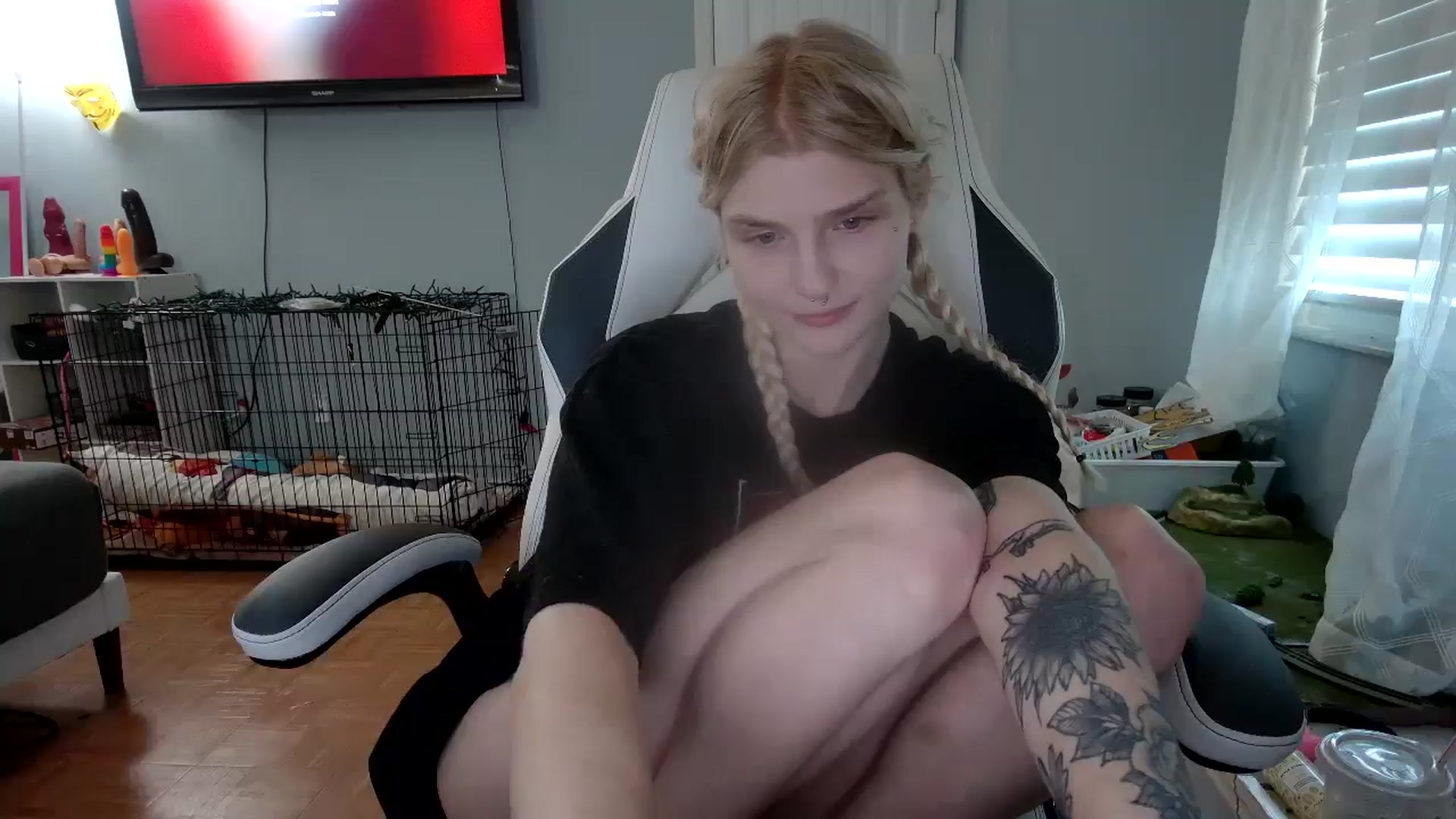 Gallery image thumbnail from DuckChan0's myfreecams stream on, 11/21/2024, 16:21 image 20 of 20
