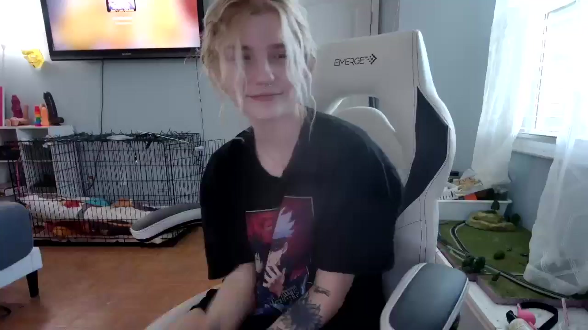 Gallery image thumbnail from DuckChan0's myfreecams stream on, 11/21/2024, 16:21 image 7 of 20