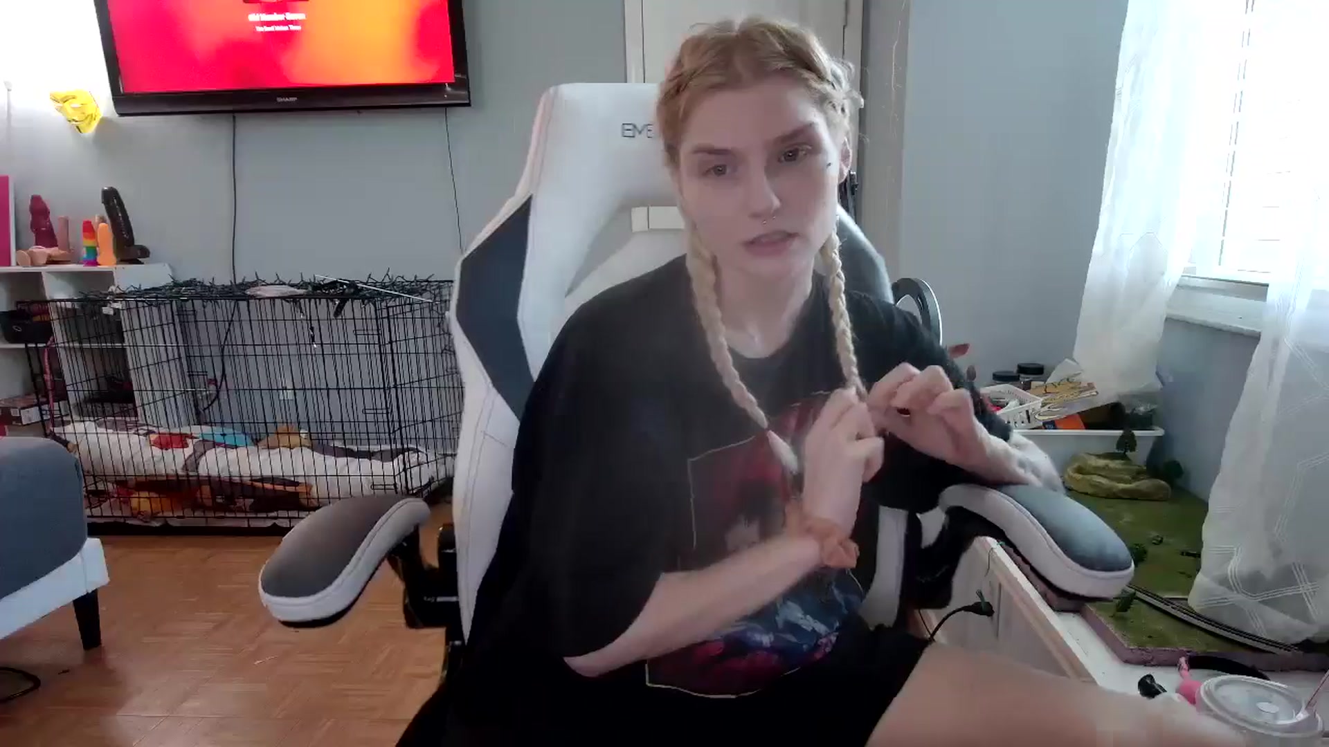 Gallery image thumbnail from DuckChan0's myfreecams stream on, 11/21/2024, 16:21 image 12 of 20