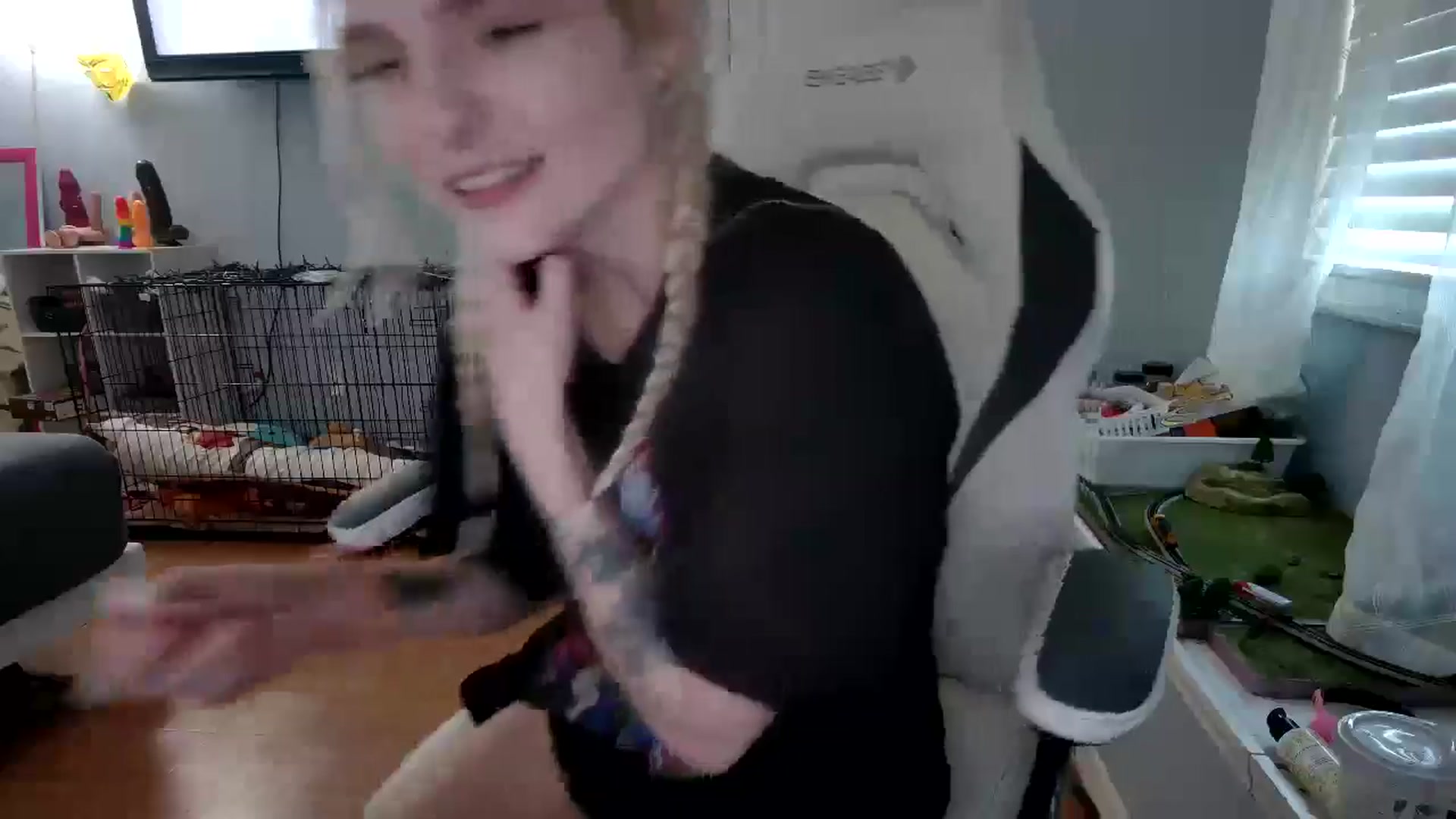 Gallery image thumbnail from DuckChan0's myfreecams stream on, 11/21/2024, 17:13 image 10 of 20