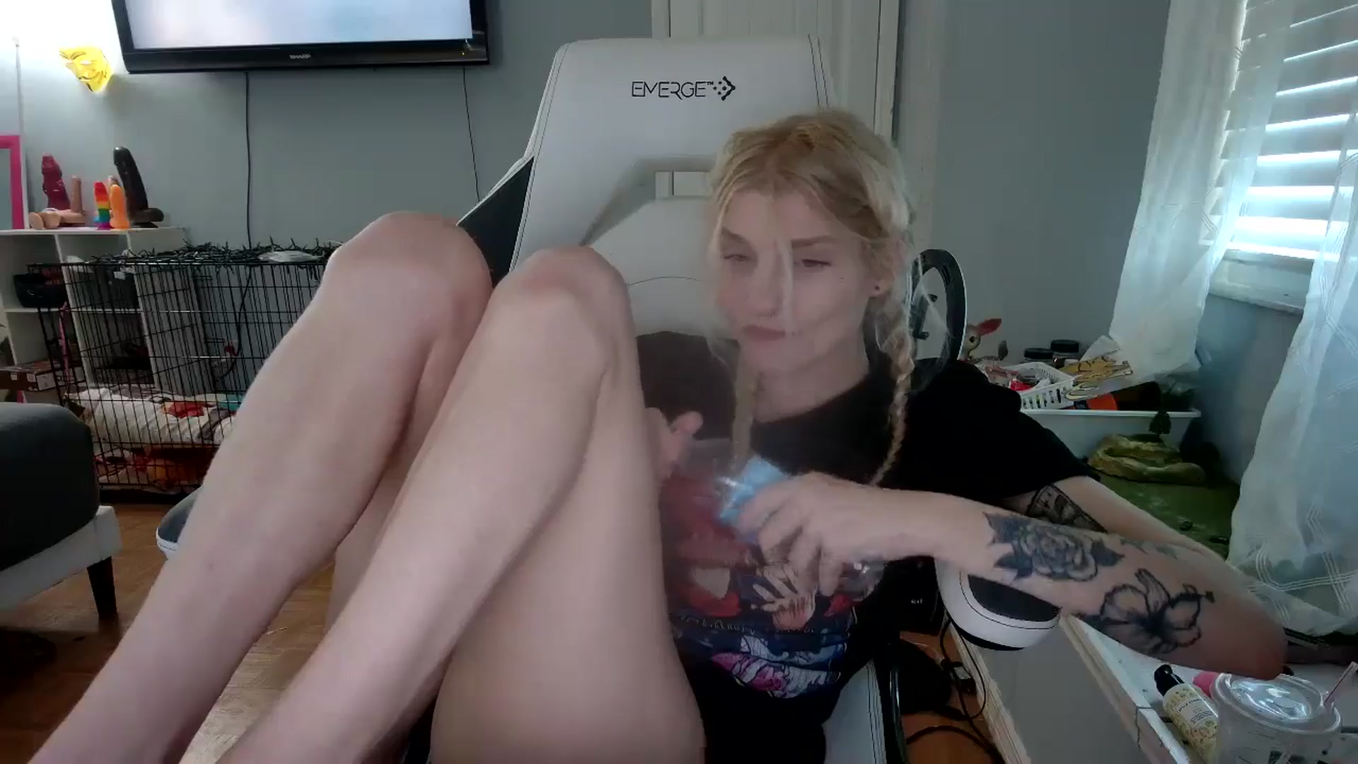 Gallery image thumbnail from DuckChan0's myfreecams stream on, 11/21/2024, 17:13 image 13 of 20