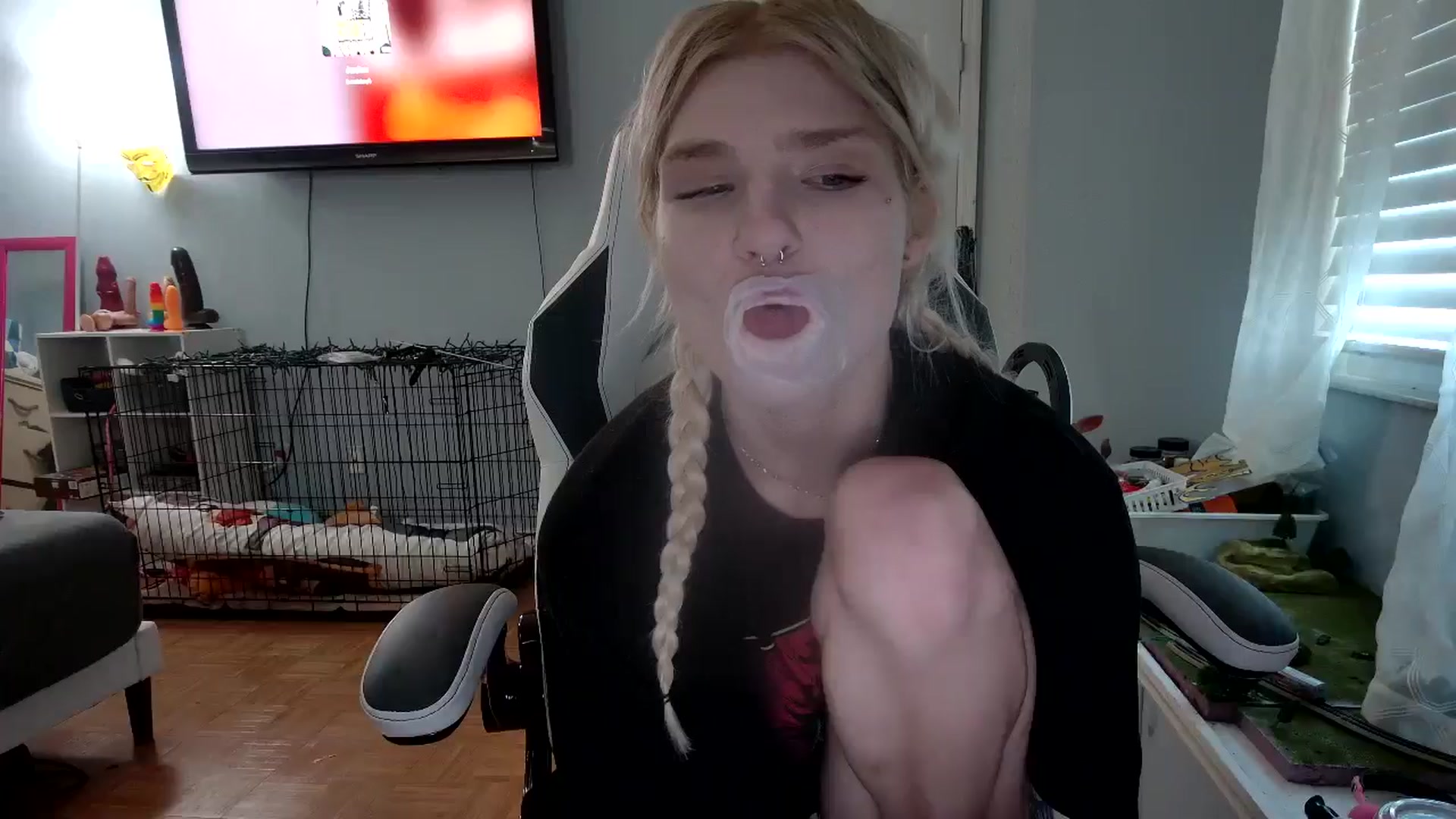 Gallery image thumbnail from DuckChan0's myfreecams stream on, 11/21/2024, 17:13 image 9 of 20