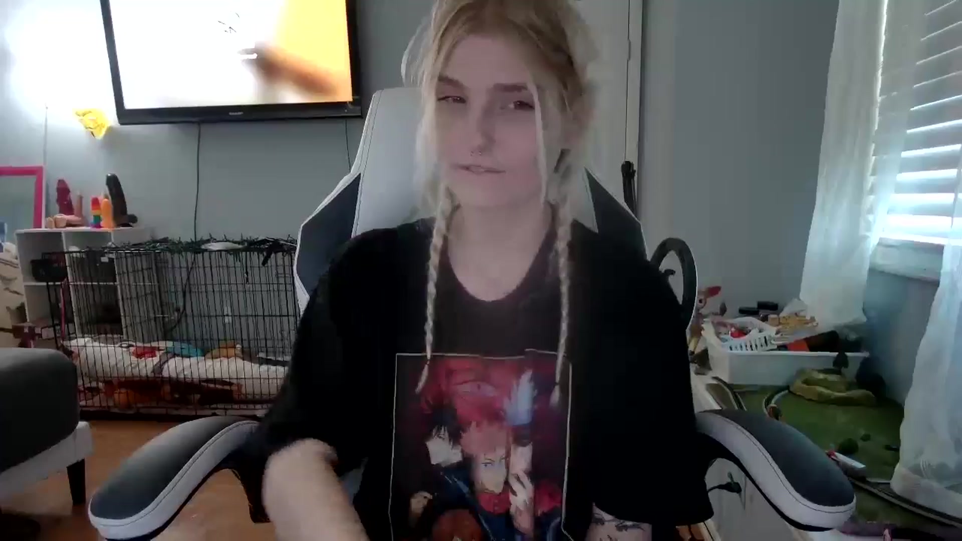 Gallery image thumbnail from DuckChan0's myfreecams stream on, 11/21/2024, 17:13 image 15 of 20