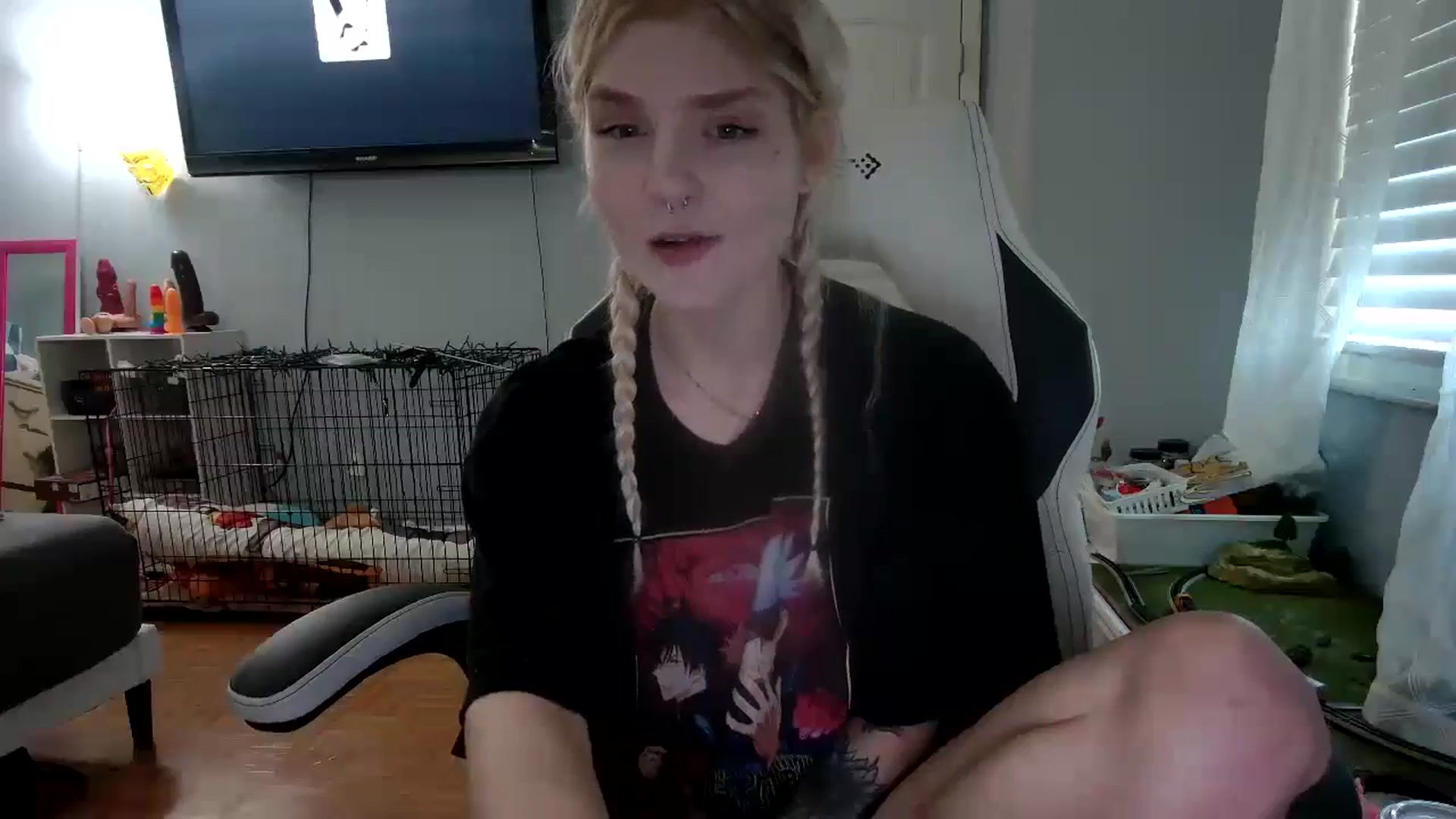 Gallery image thumbnail from DuckChan0's myfreecams stream on, 11/21/2024, 17:13 image 7 of 20