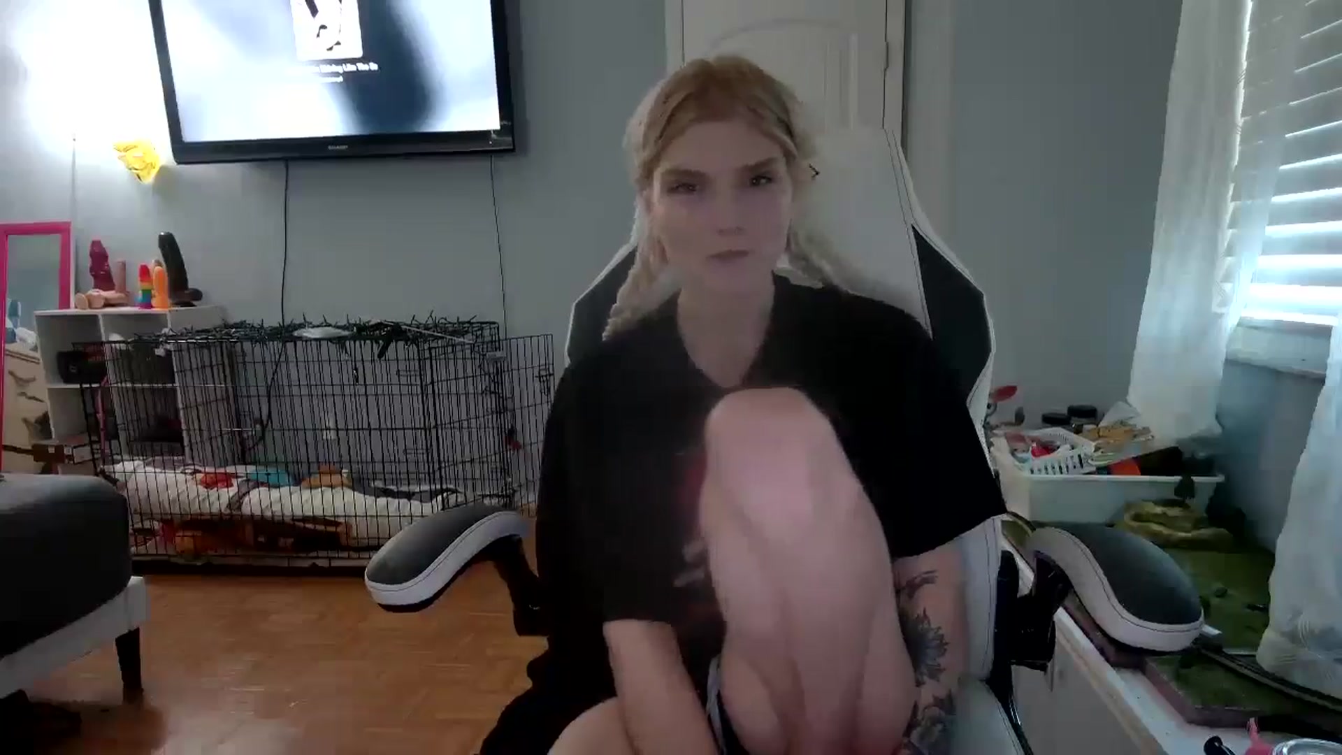 Gallery image thumbnail from DuckChan0's myfreecams stream on, 11/21/2024, 17:13 image 8 of 20